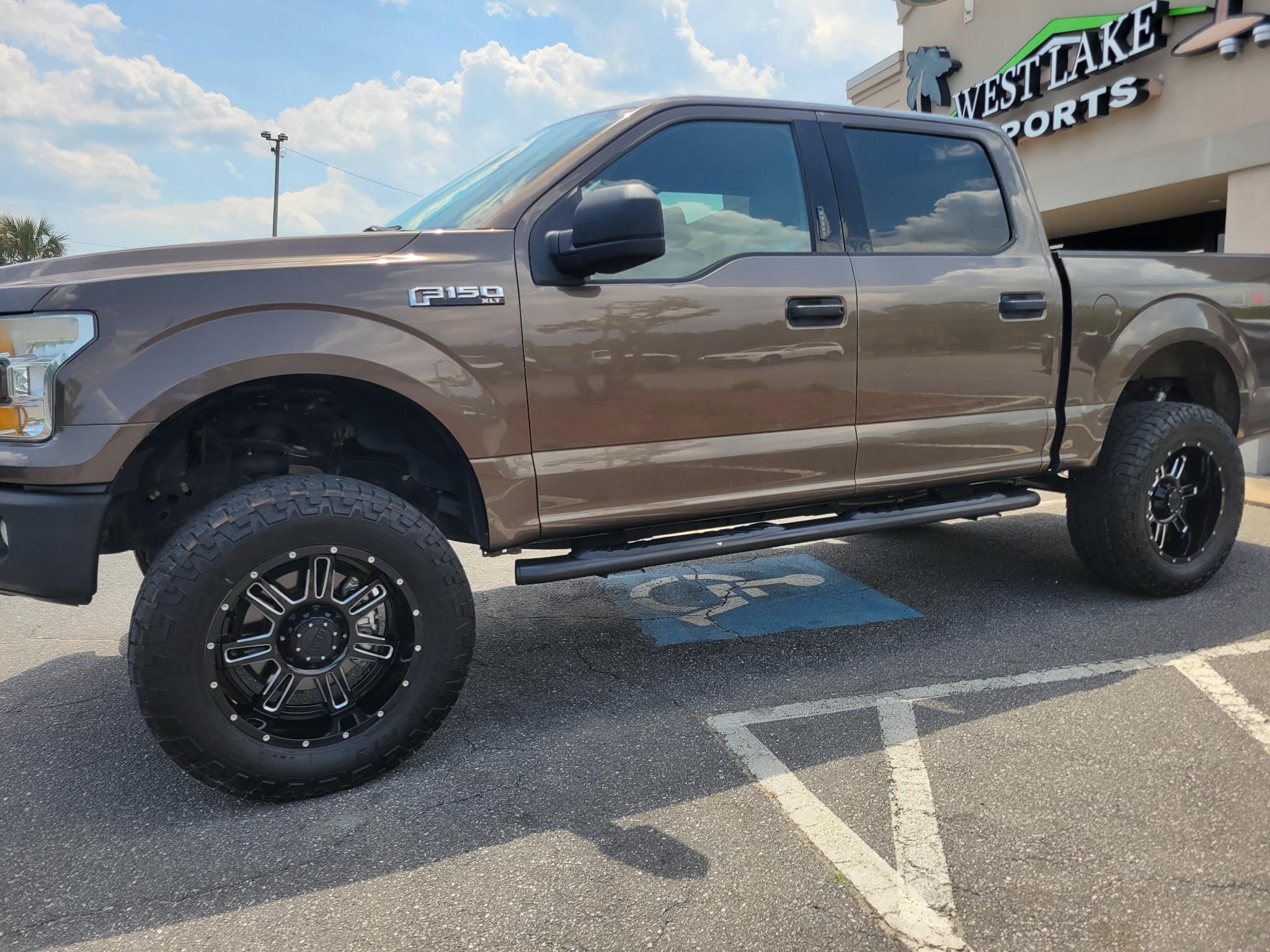 Ford F-150 4WD SuperCrew 145" XL 2016