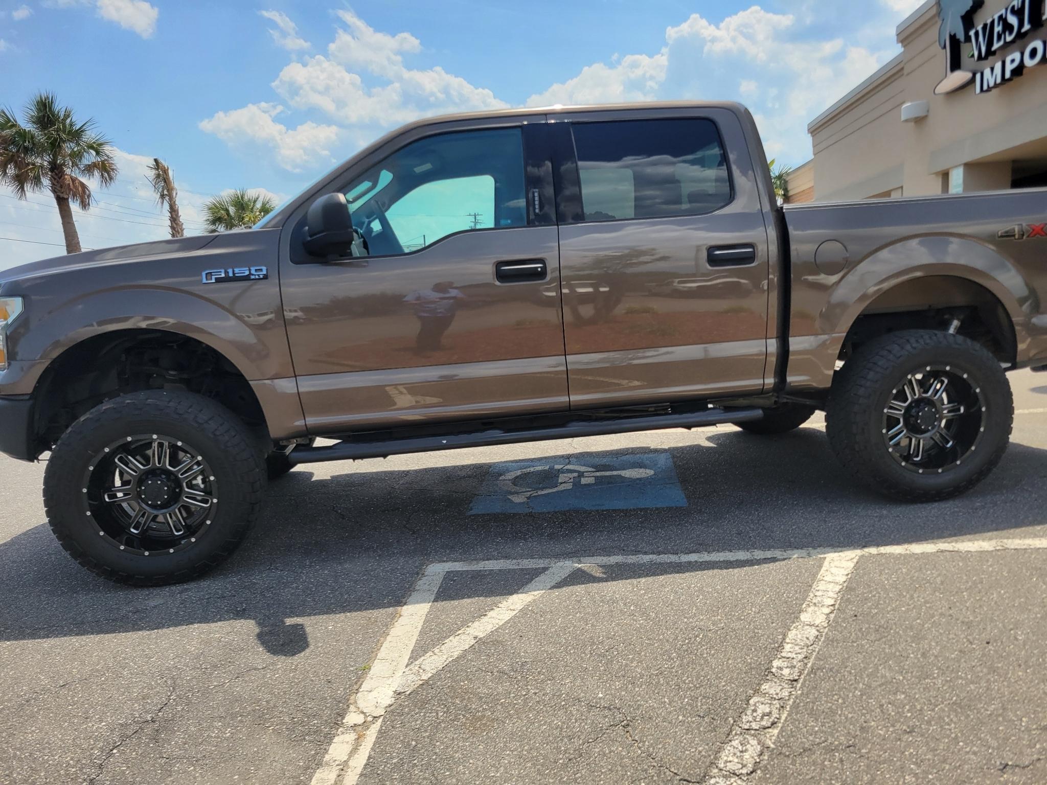 Ford F-150 4WD SuperCrew 145" XL 2016