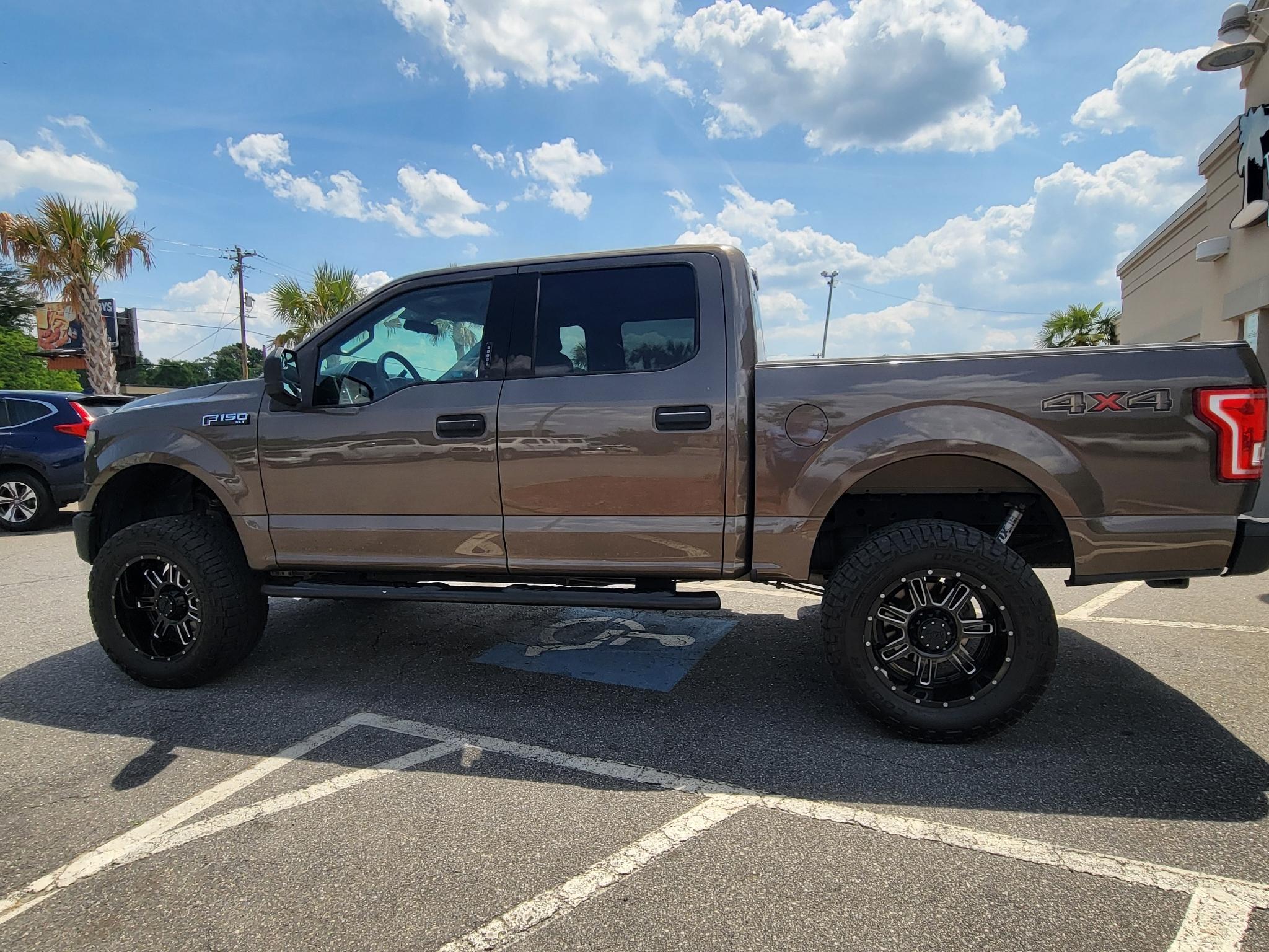 Ford F-150 4WD SuperCrew 145" XL 2016