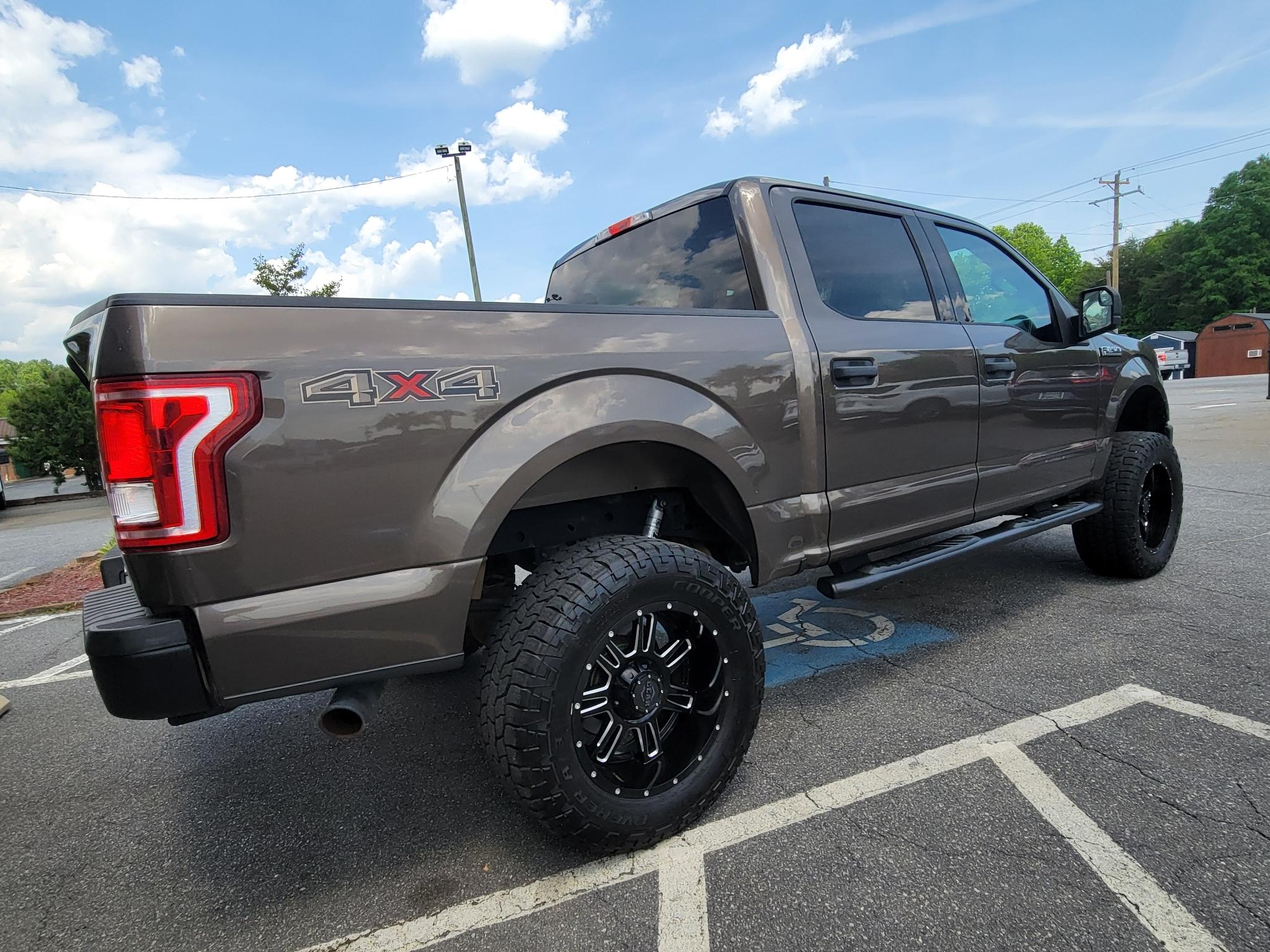 Ford F-150 4WD SuperCrew 145" XL 2016