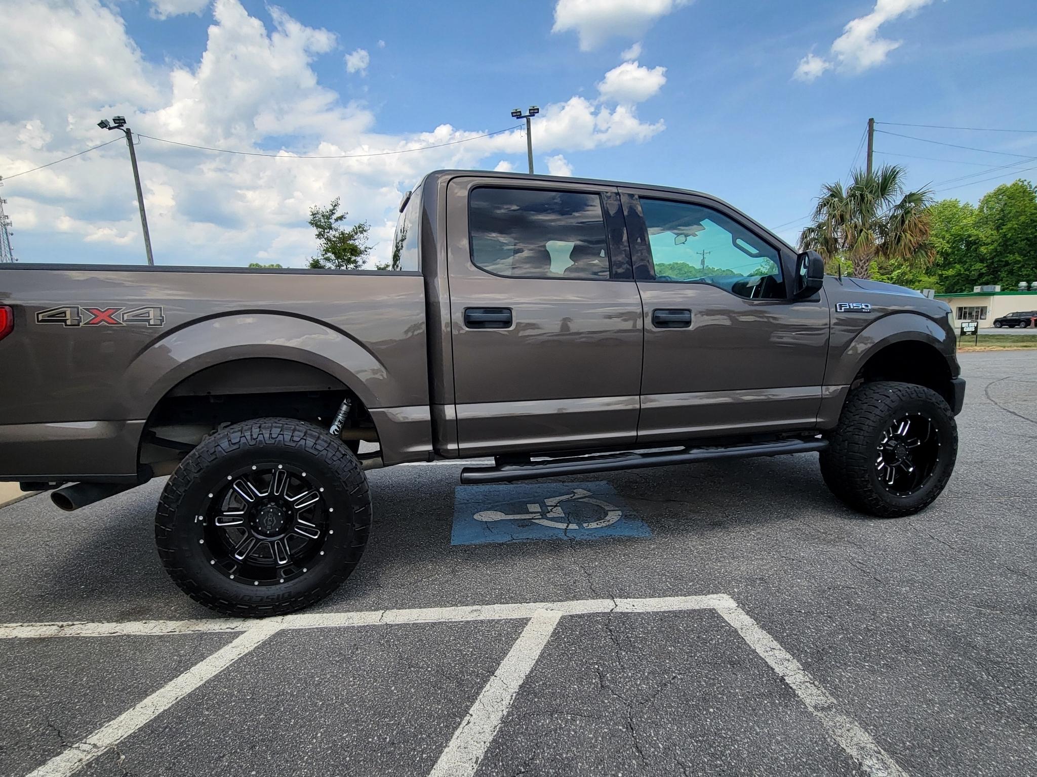Ford F-150 4WD SuperCrew 145" XL 2016