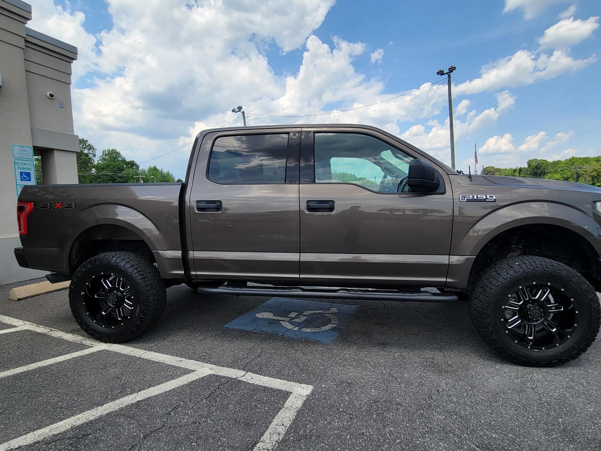 Ford F-150 4WD SuperCrew 145" XL 2016
