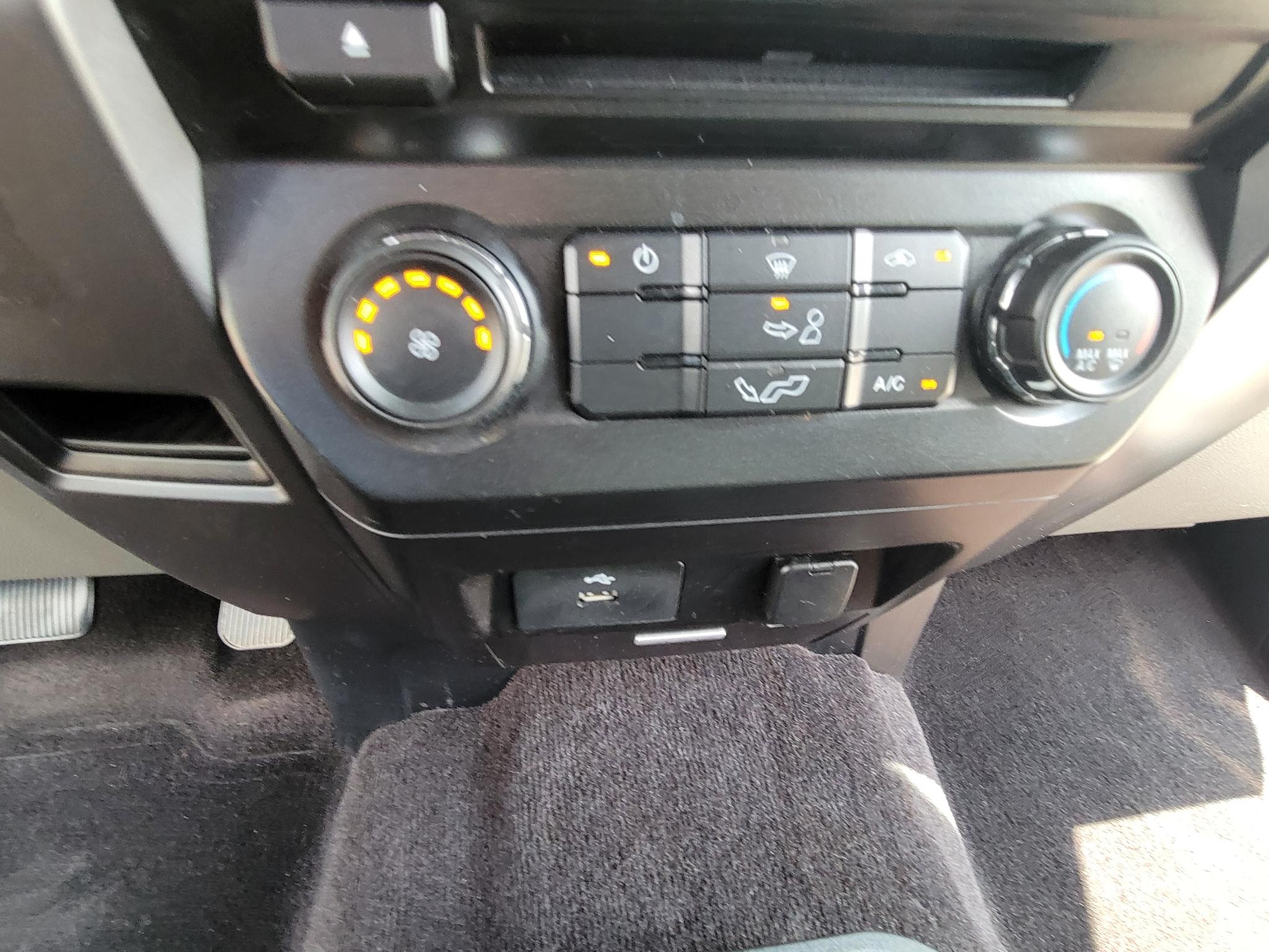 Ford F-150 4WD SuperCrew 145" XL 2016