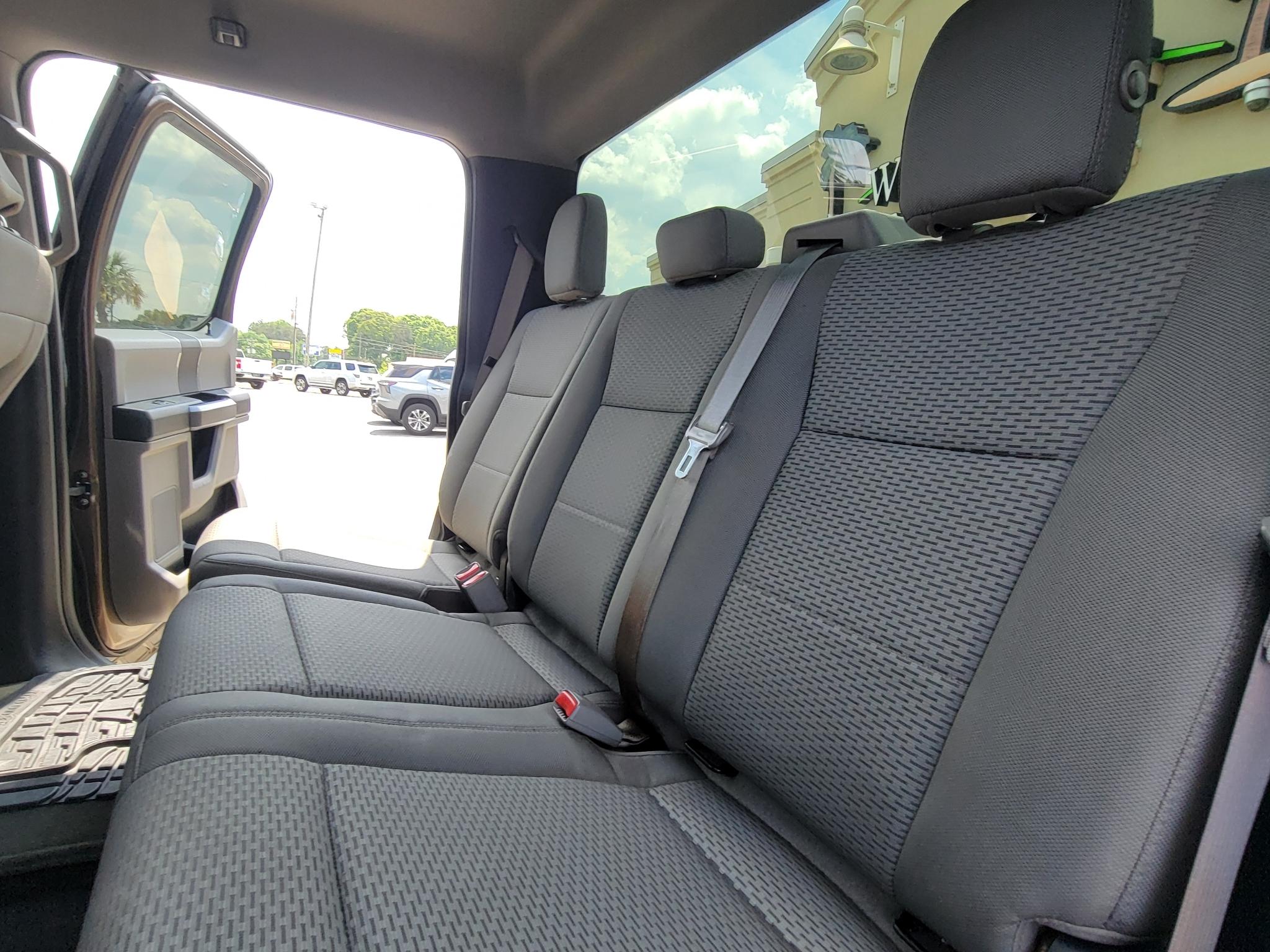 Ford F-150 4WD SuperCrew 145" XL 2016