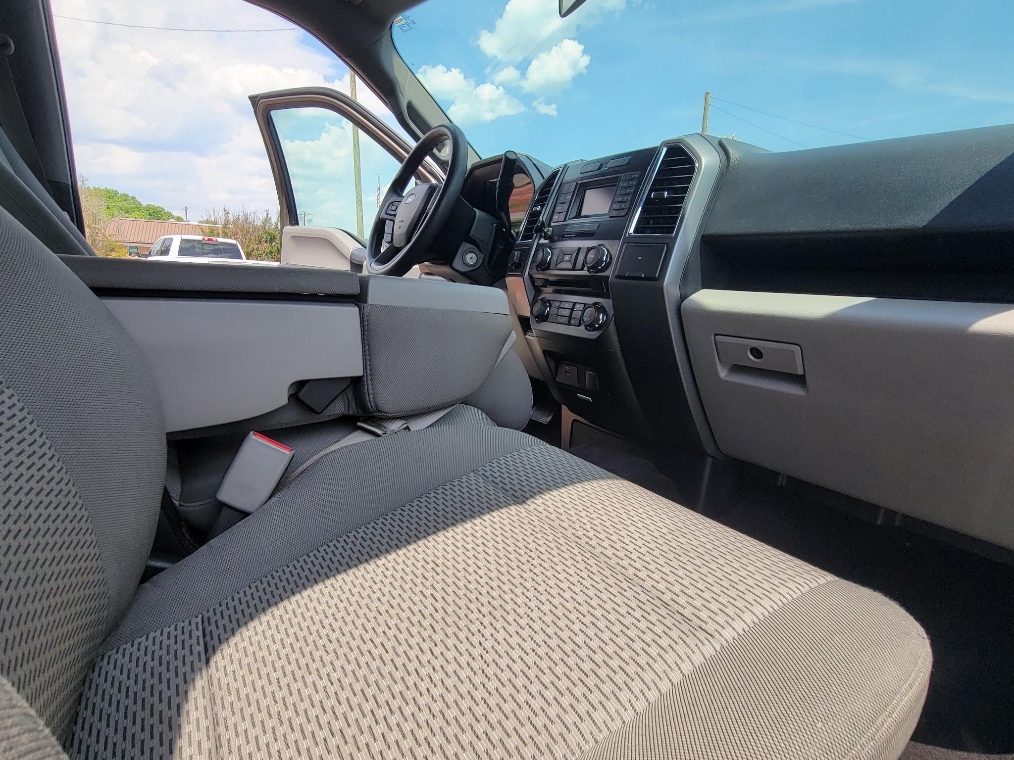 Ford F-150 4WD SuperCrew 145" XL 2016