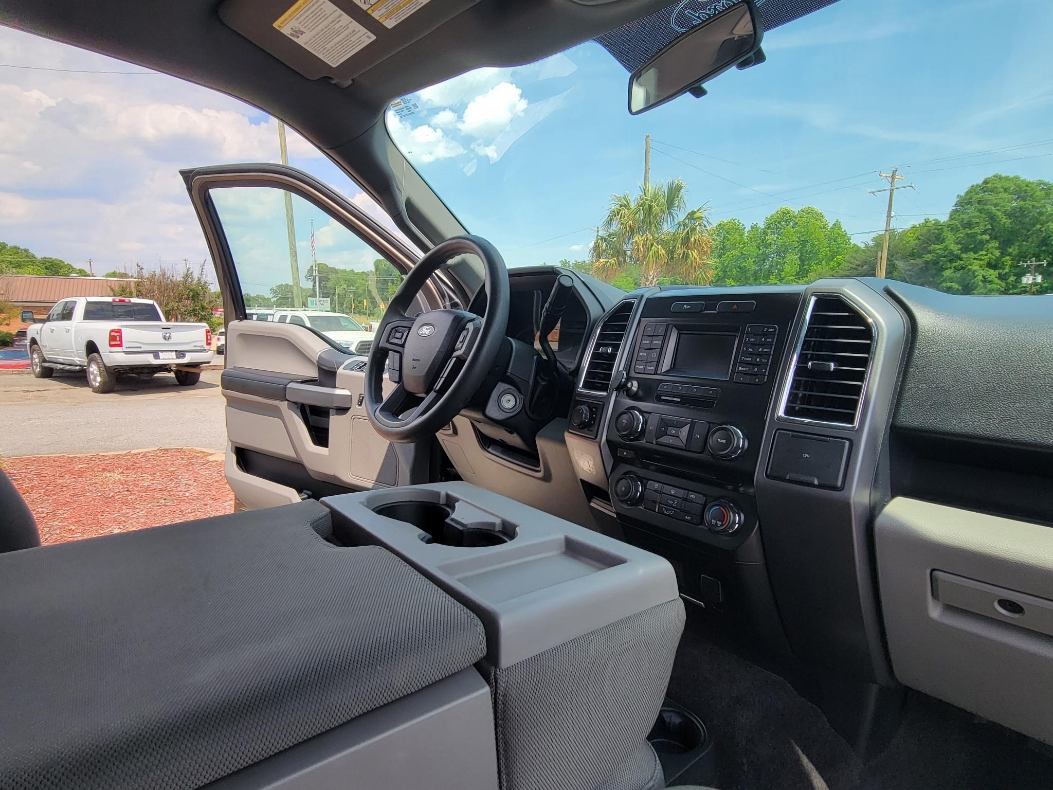 Ford F-150 4WD SuperCrew 145" XL 2016