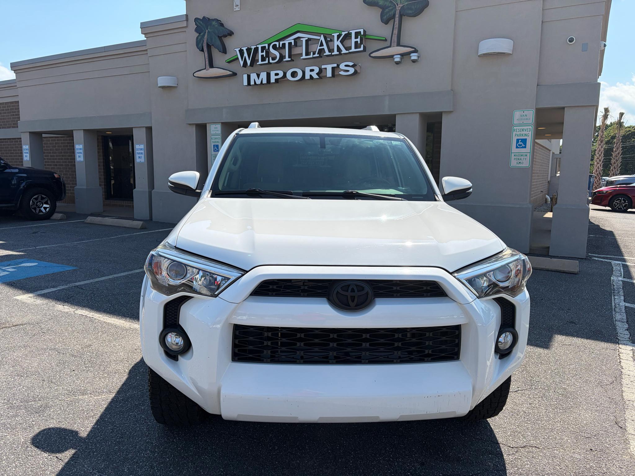 Toyota 4Runner SR5 Premium 2WD (Natl) 2017