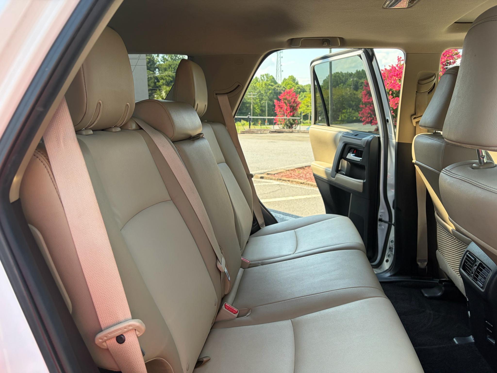 Toyota 4Runner SR5 Premium 2WD (Natl) 2017