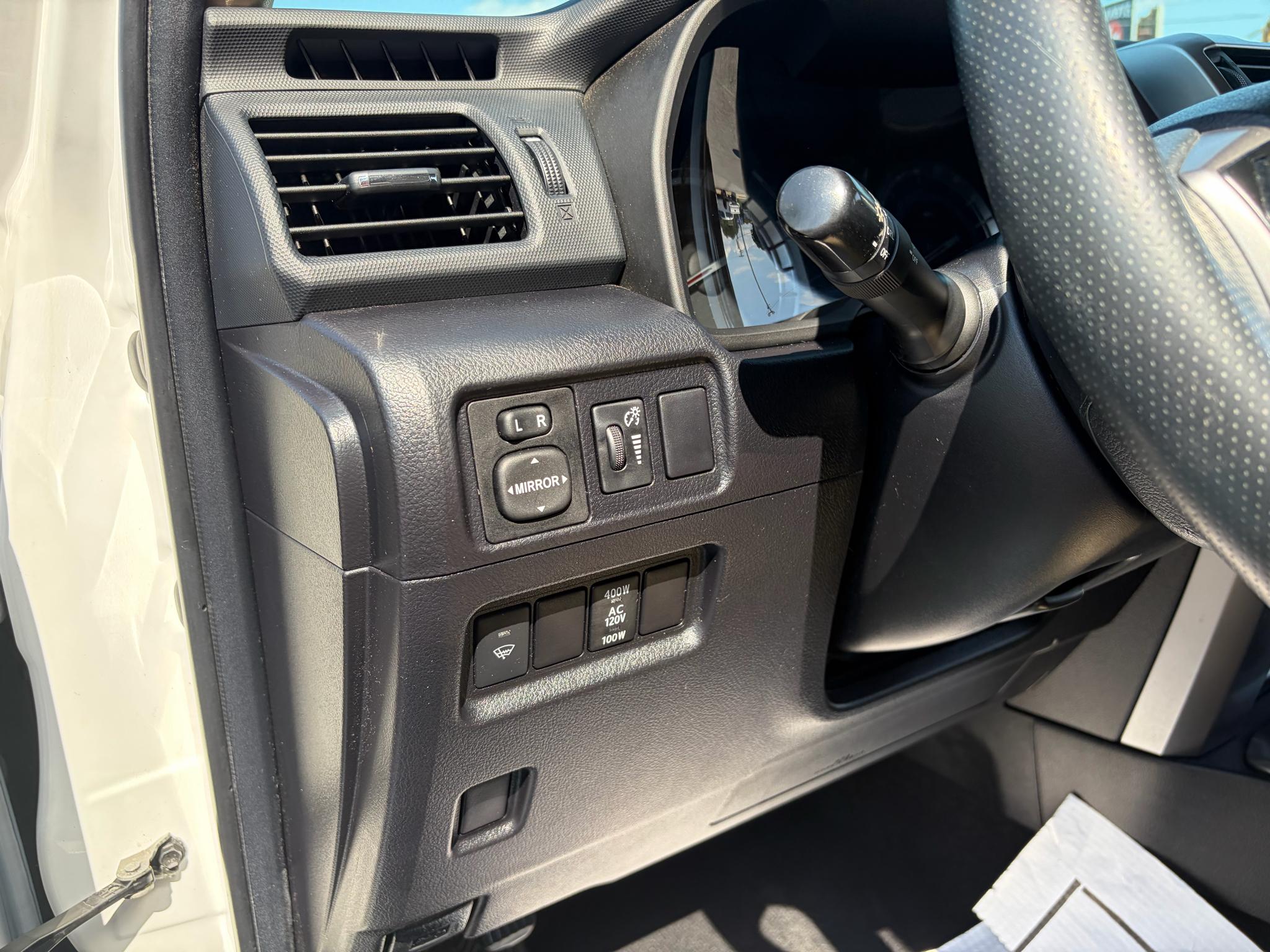 Toyota 4Runner SR5 Premium 2WD (Natl) 2017