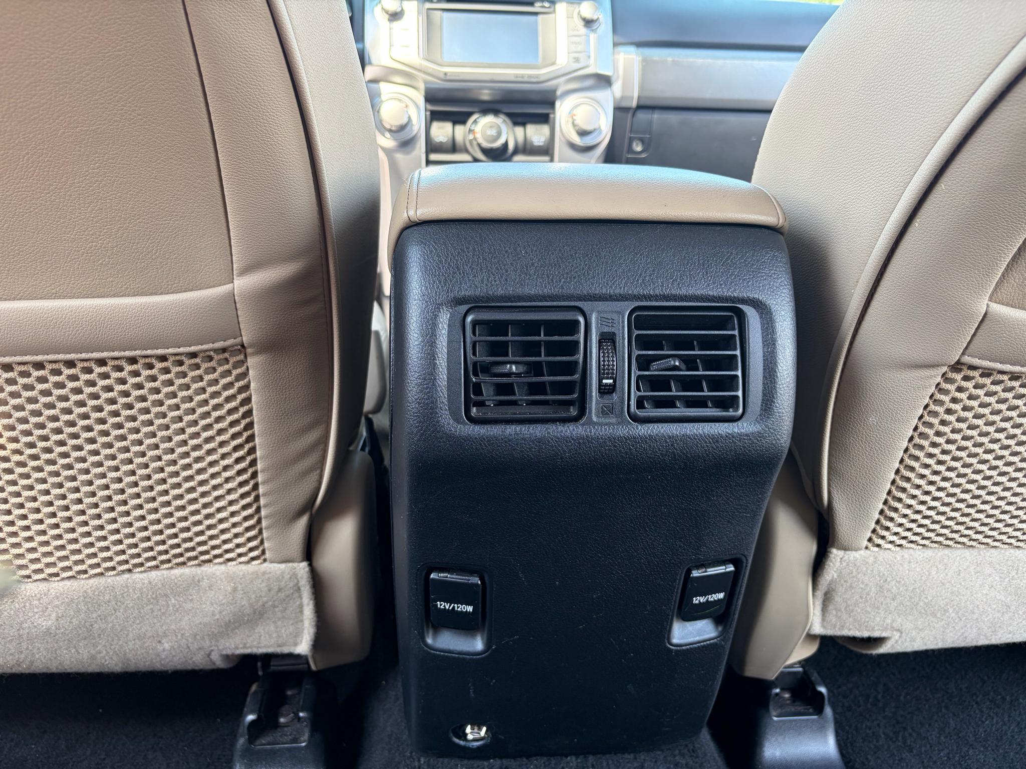 Toyota 4Runner SR5 Premium 2WD (Natl) 2017