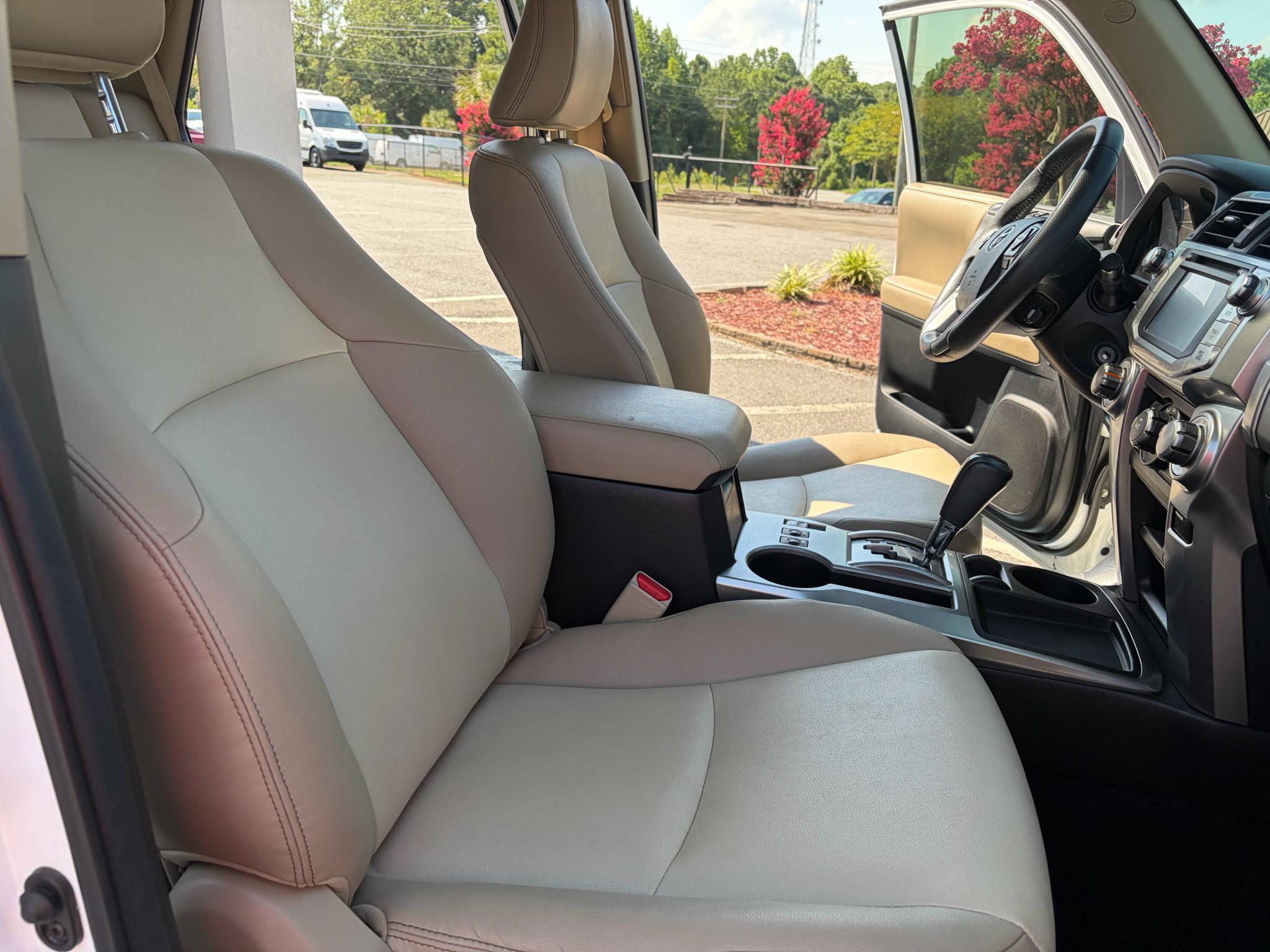 Toyota 4Runner SR5 Premium 2WD (Natl) 2017