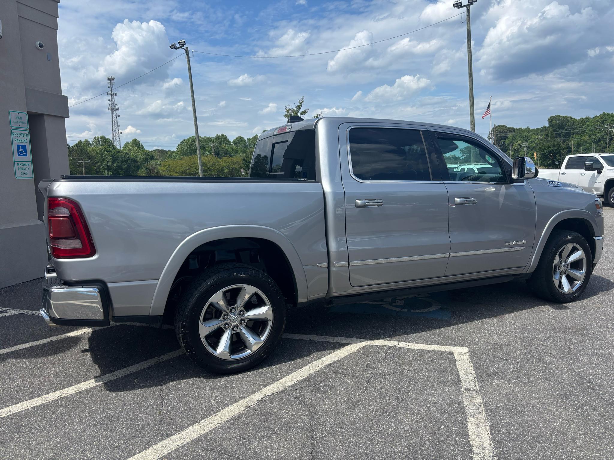 RAM 1500 Limited 4x4 Crew Cab 5'7" Box 2019