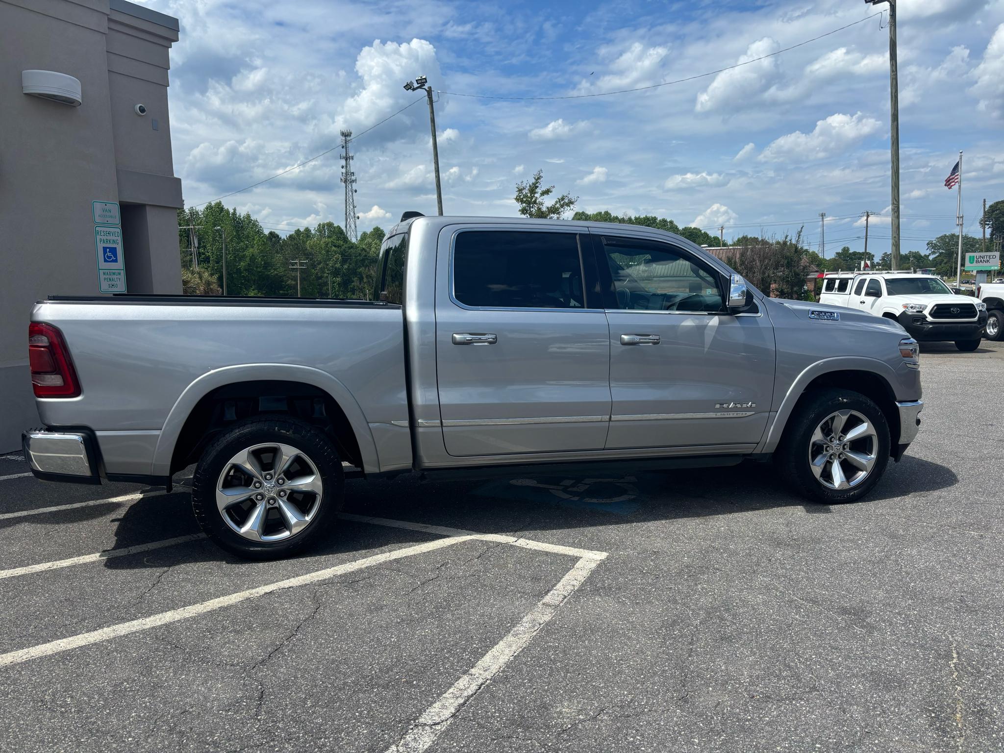RAM 1500 Limited 4x4 Crew Cab 5'7" Box 2019
