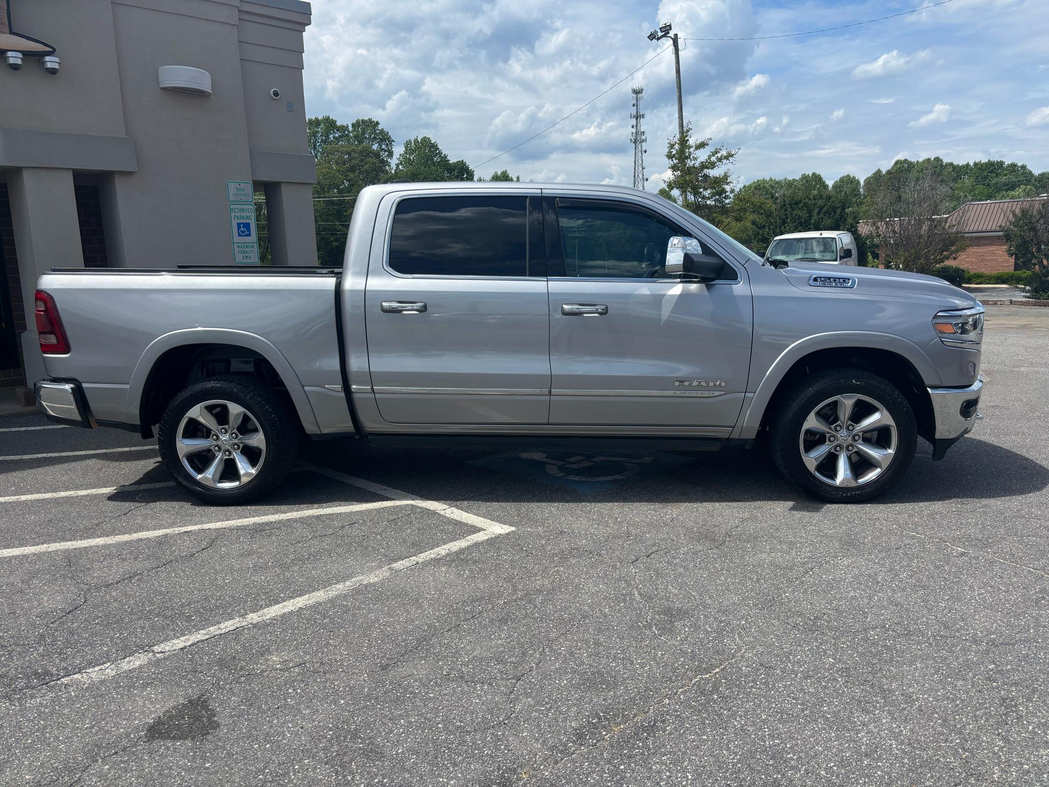 RAM 1500 Limited 4x4 Crew Cab 5'7" Box 2019