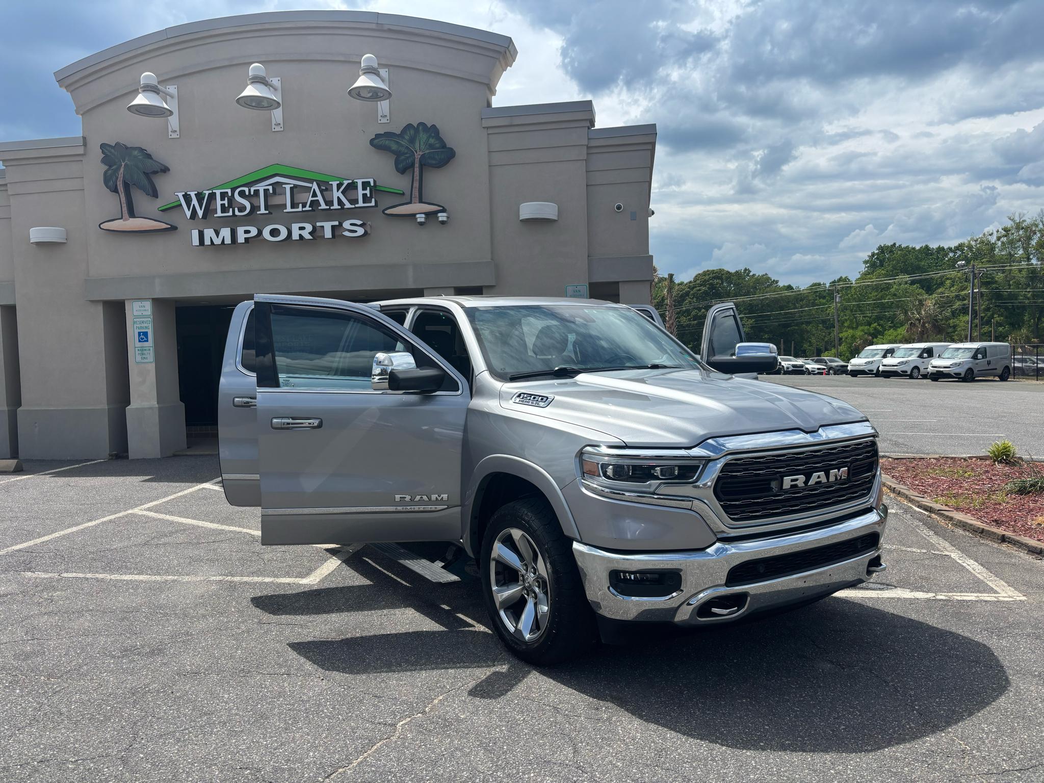 RAM 1500 Limited 4x4 Crew Cab 5'7" Box 2019