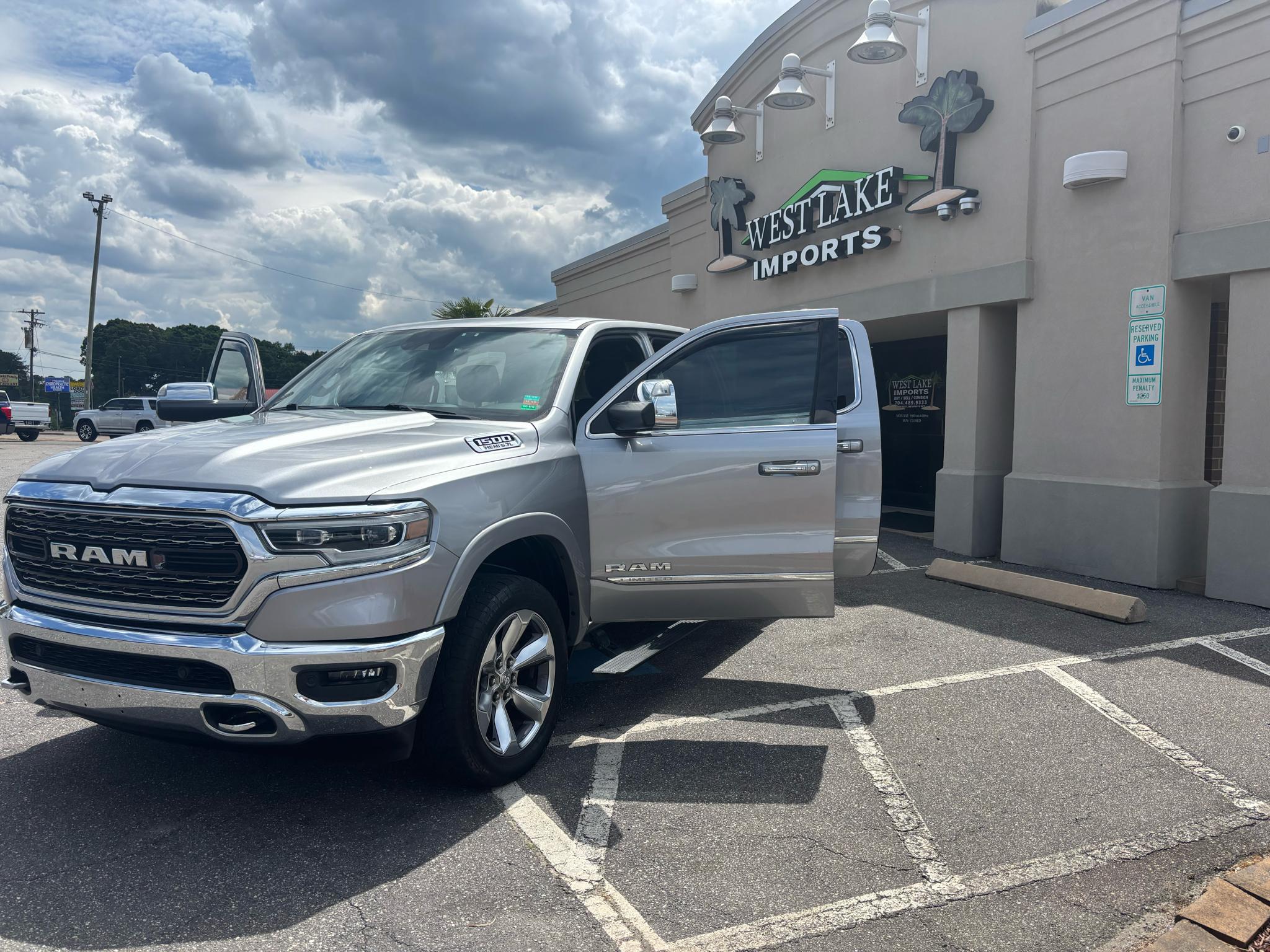 RAM 1500 Limited 4x4 Crew Cab 5'7" Box 2019