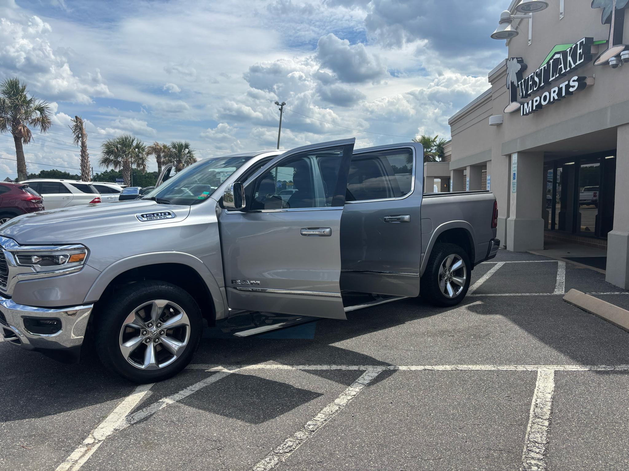 RAM 1500 Limited 4x4 Crew Cab 5'7" Box 2019