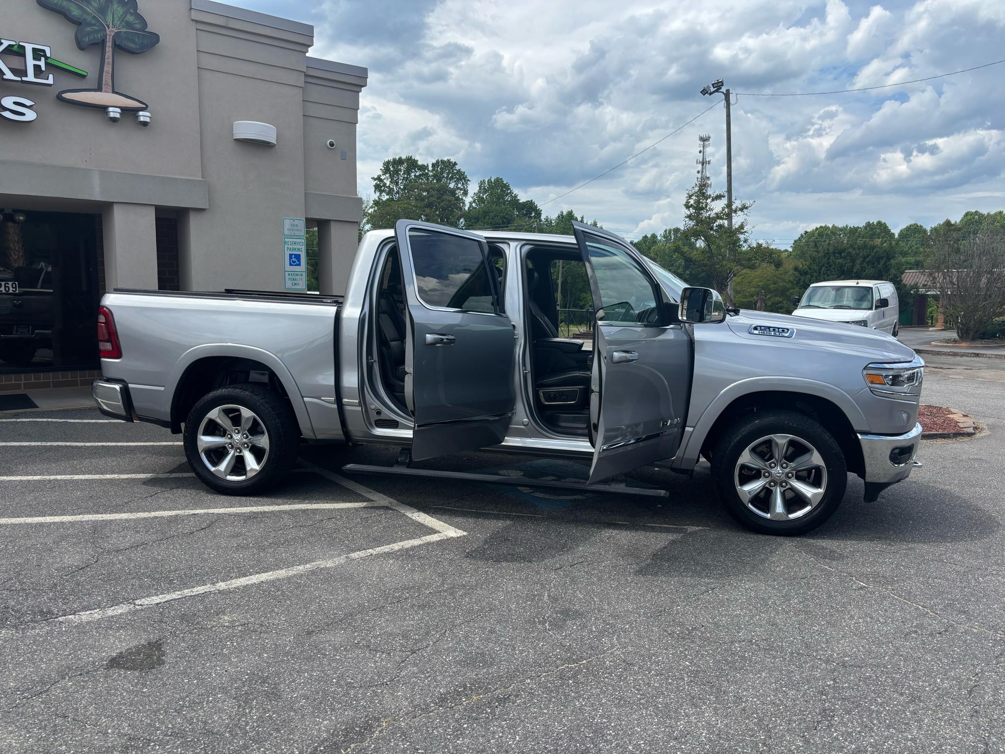 RAM 1500 Limited 4x4 Crew Cab 5'7" Box 2019