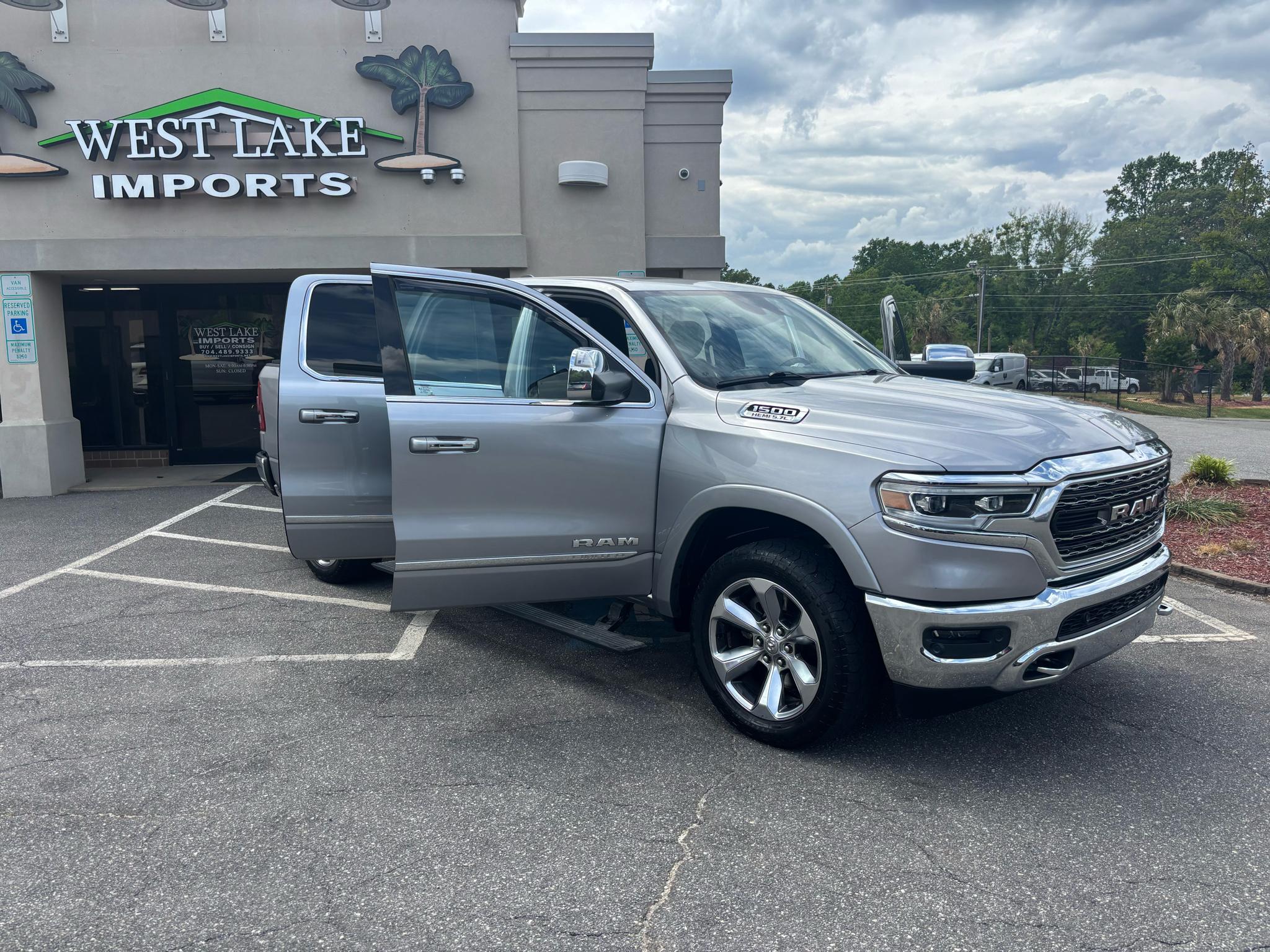 RAM 1500 Limited 4x4 Crew Cab 5'7" Box 2019