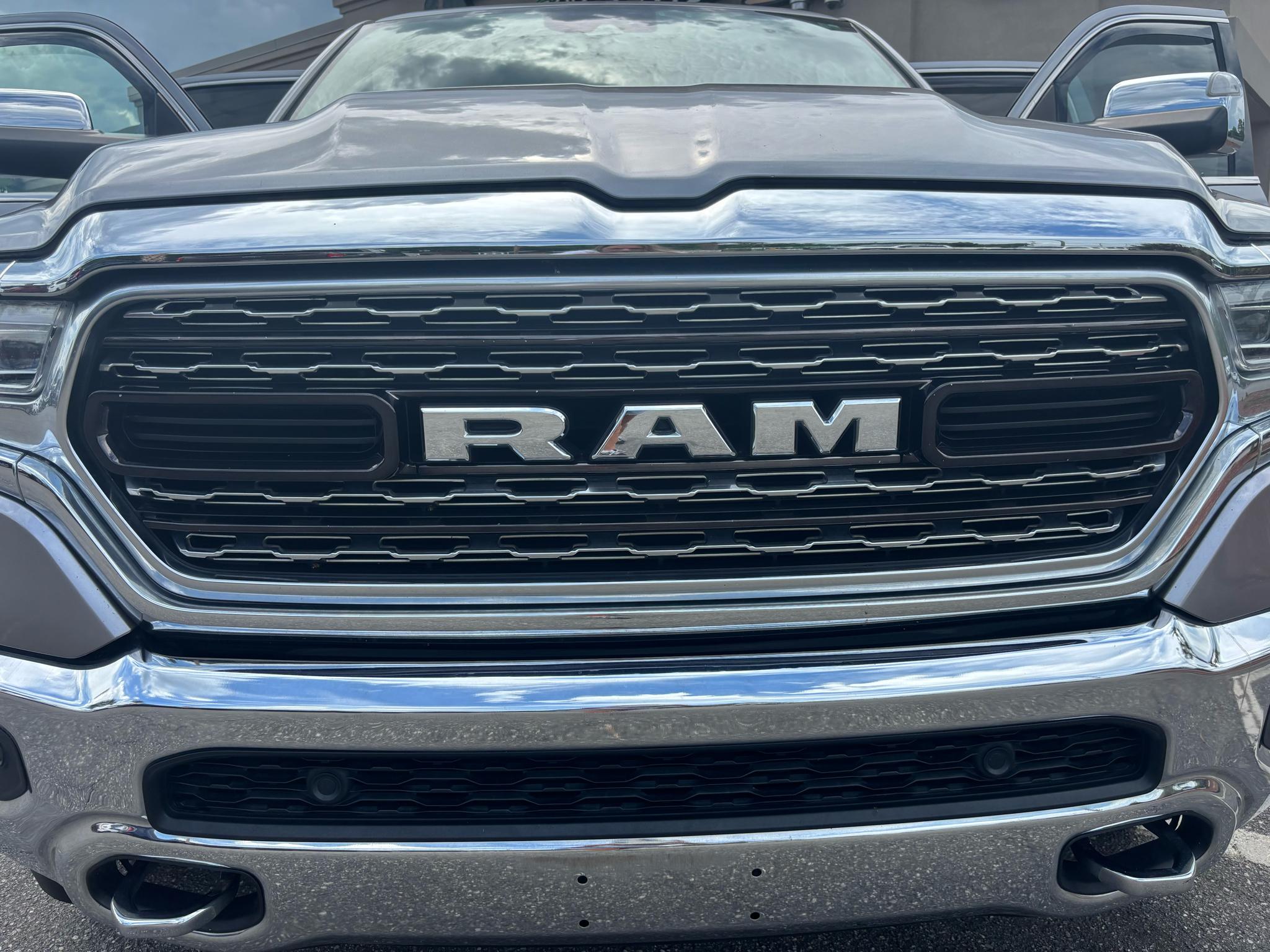 RAM 1500 Limited 4x4 Crew Cab 5'7" Box 2019
