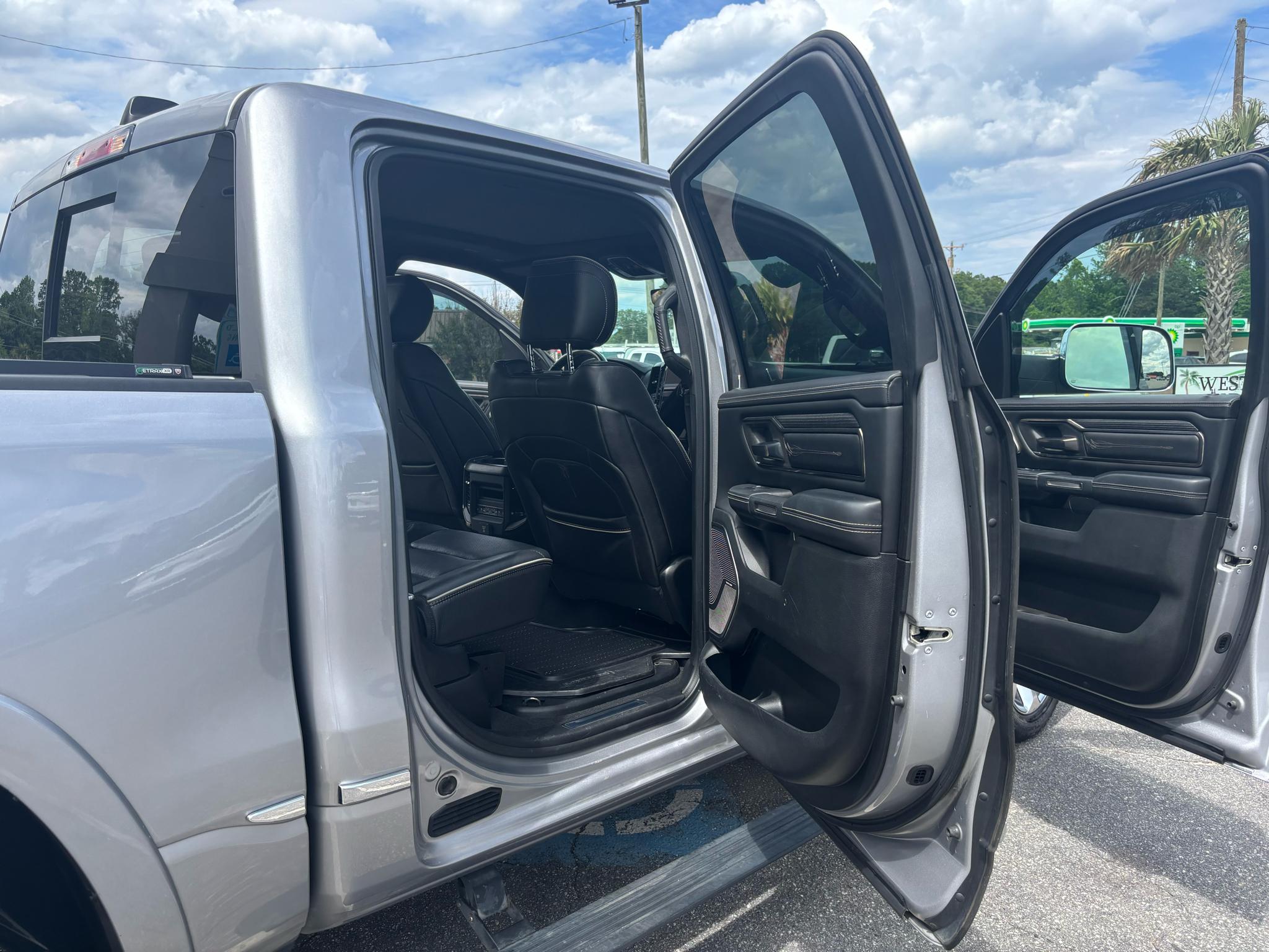 RAM 1500 Limited 4x4 Crew Cab 5'7" Box 2019