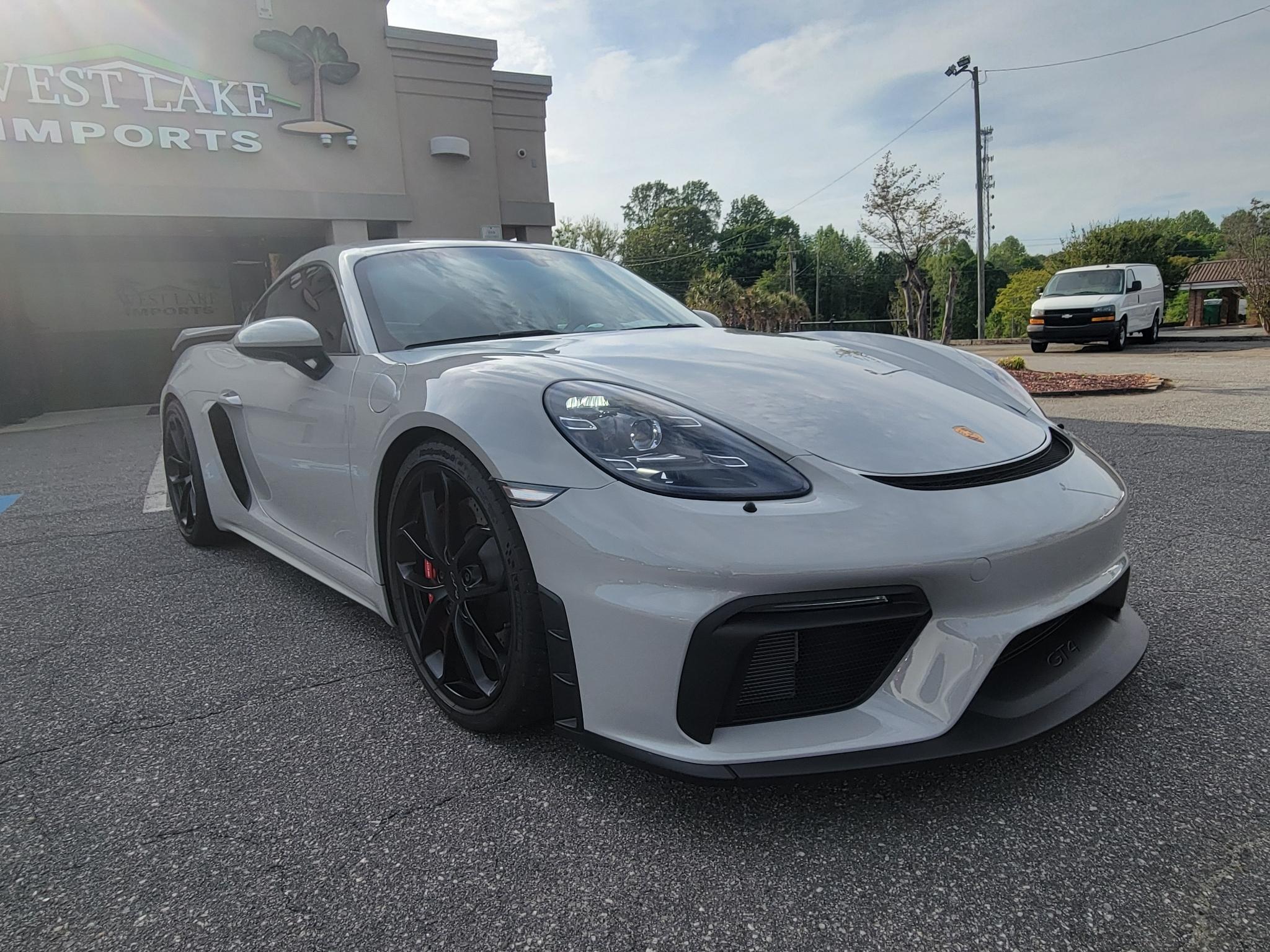 Porsche 718 Cayman GT4 Coupe 2022