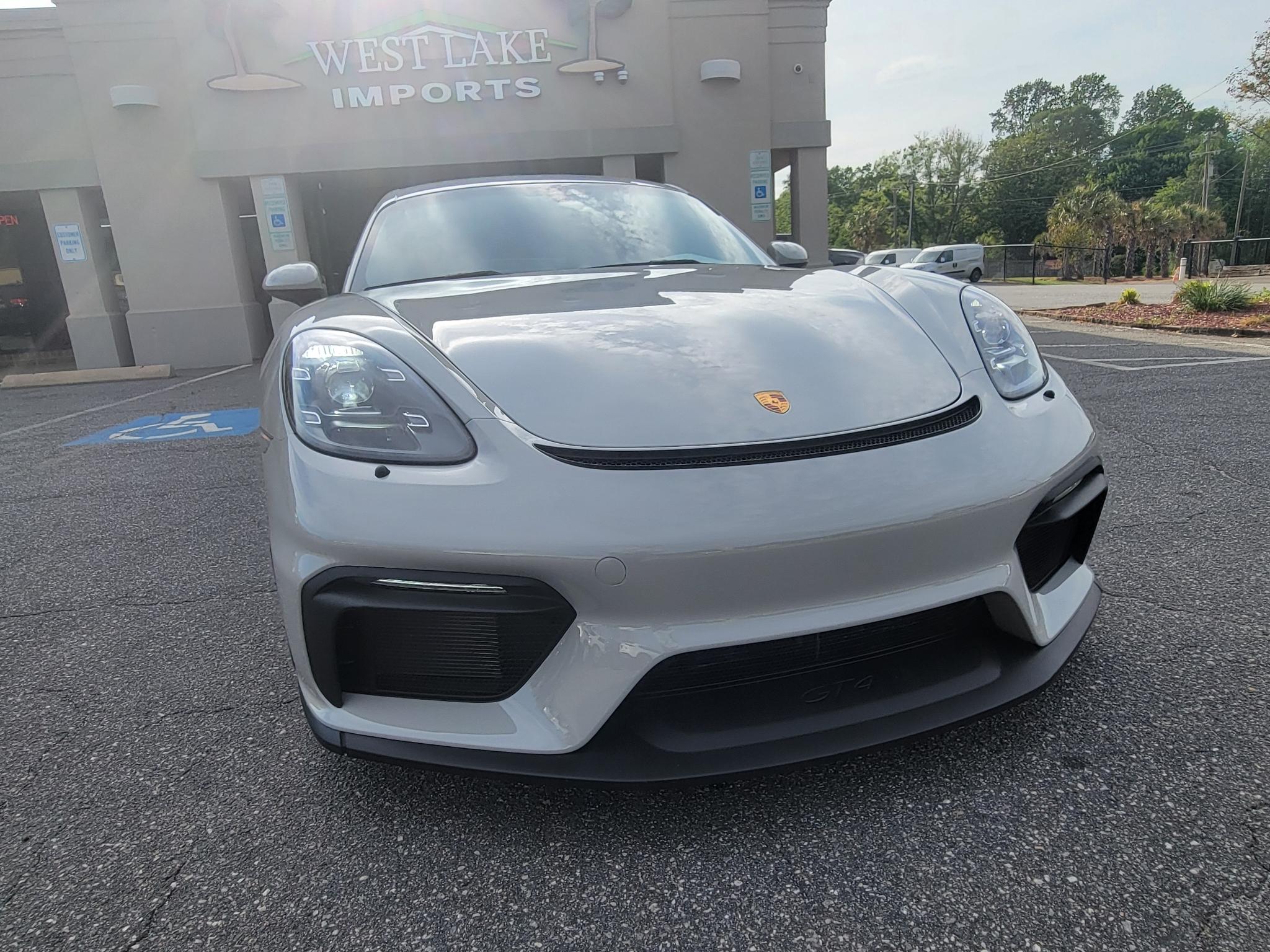 Porsche 718 Cayman GT4 Coupe 2022