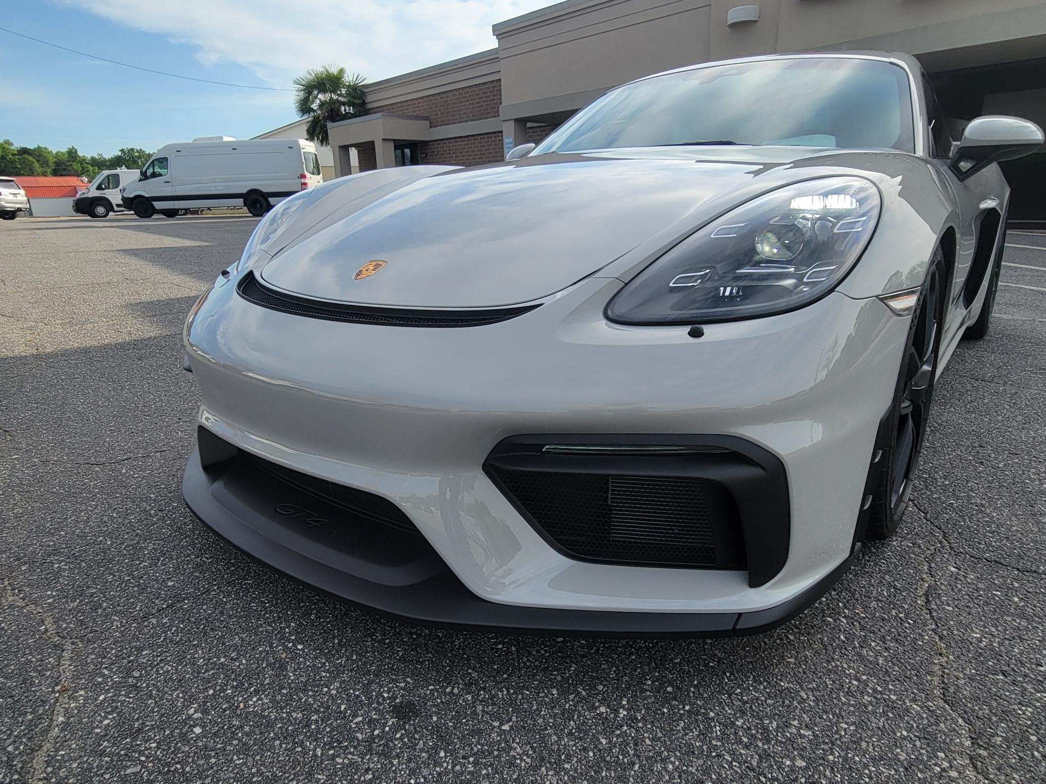 Porsche 718 Cayman GT4 Coupe 2022