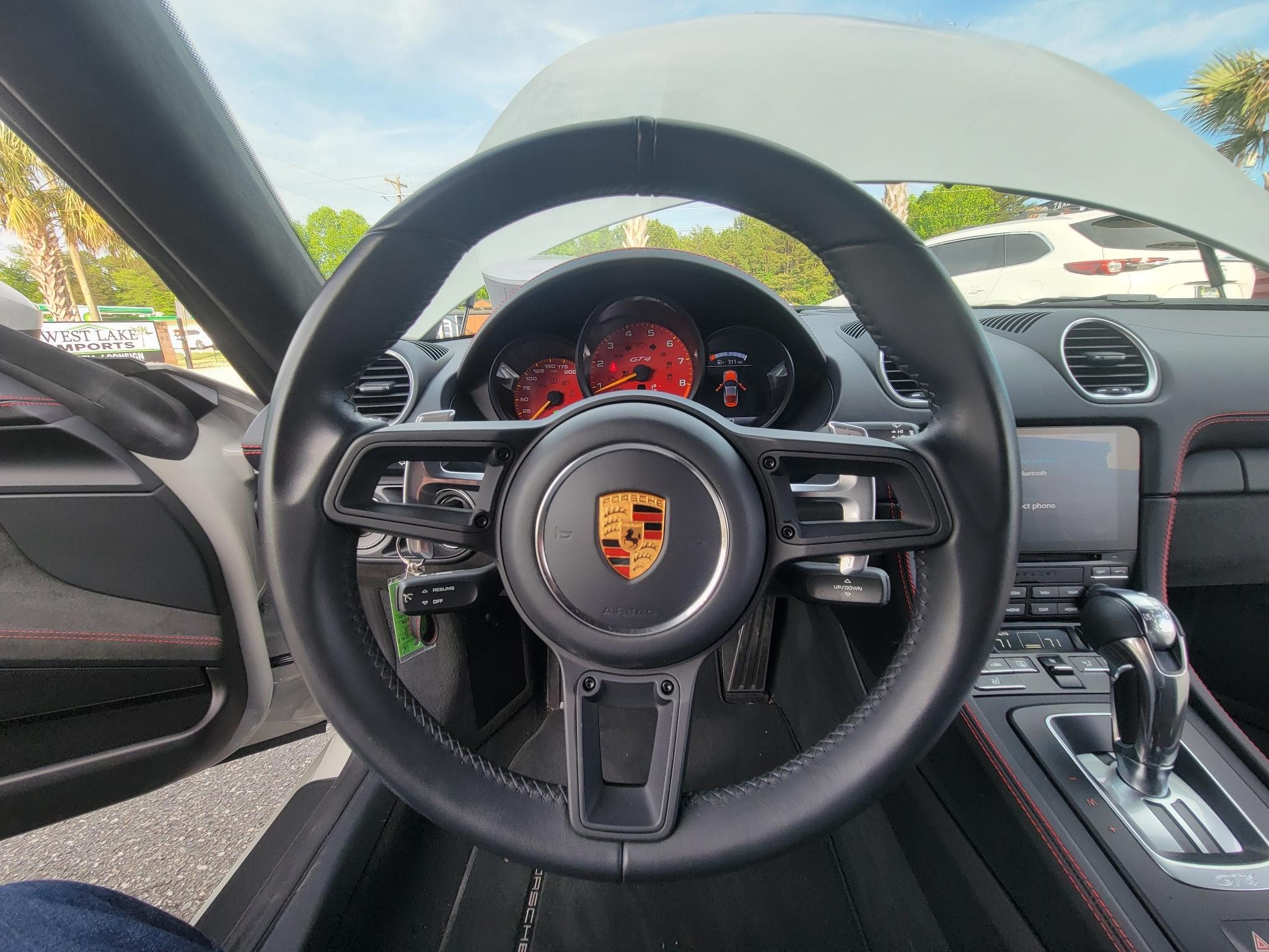 Porsche 718 Cayman GT4 Coupe 2022