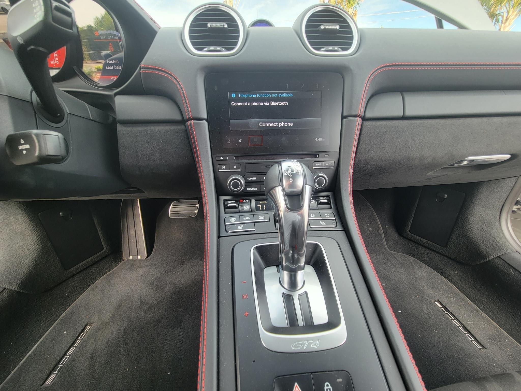 Porsche 718 Cayman GT4 Coupe 2022