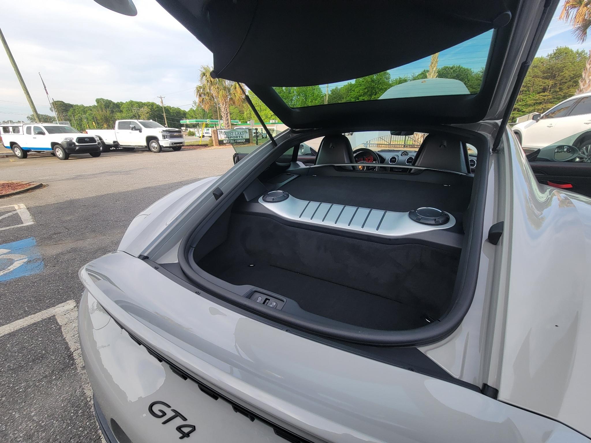 Porsche 718 Cayman GT4 Coupe 2022