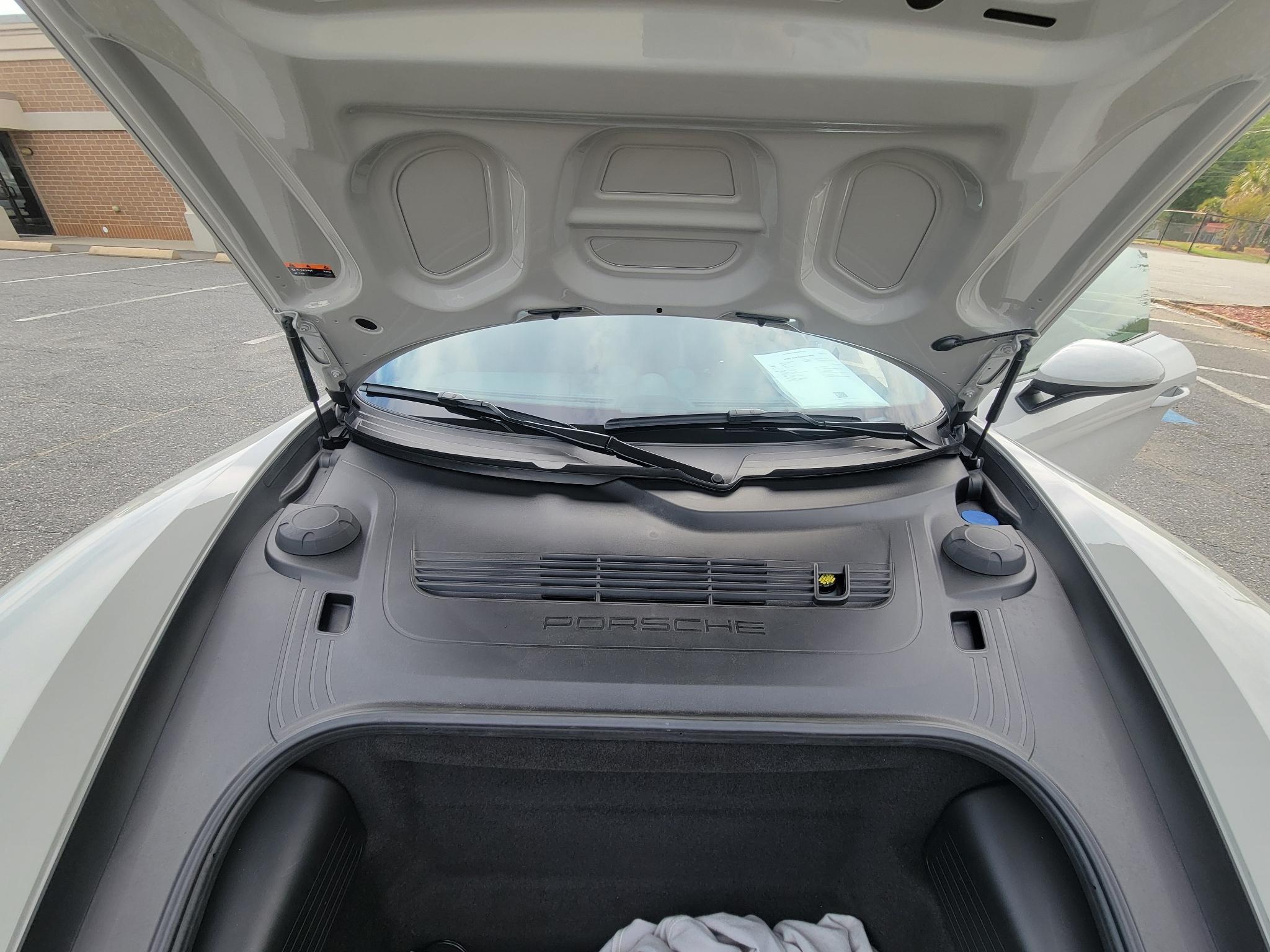 Porsche 718 Cayman GT4 Coupe 2022