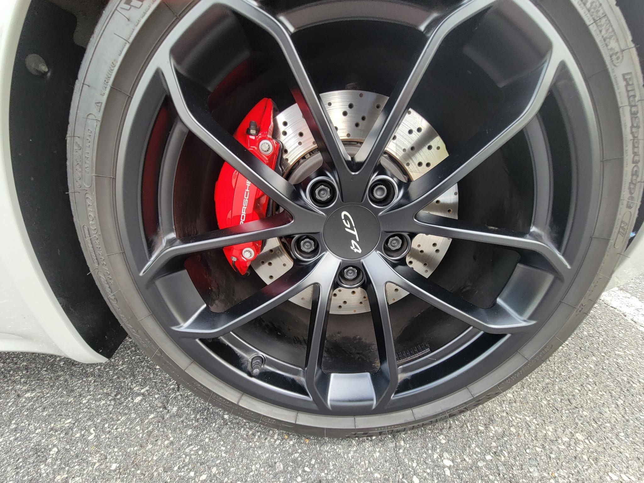 Porsche 718 Cayman GT4 Coupe 2022