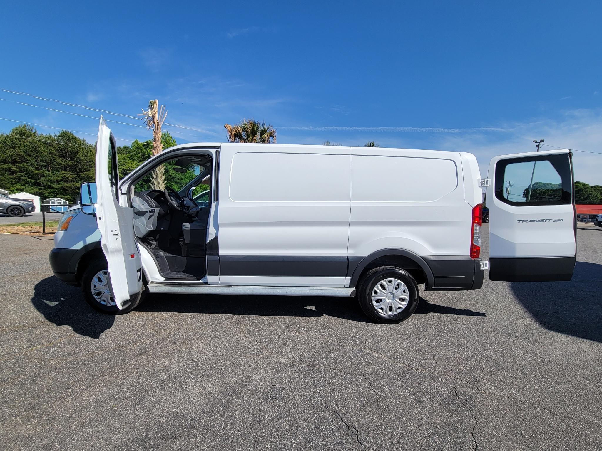 Ford Transit Cargo Van T-250 130" Low Rf 9000 GVWR Swing-Out RH Dr 2015