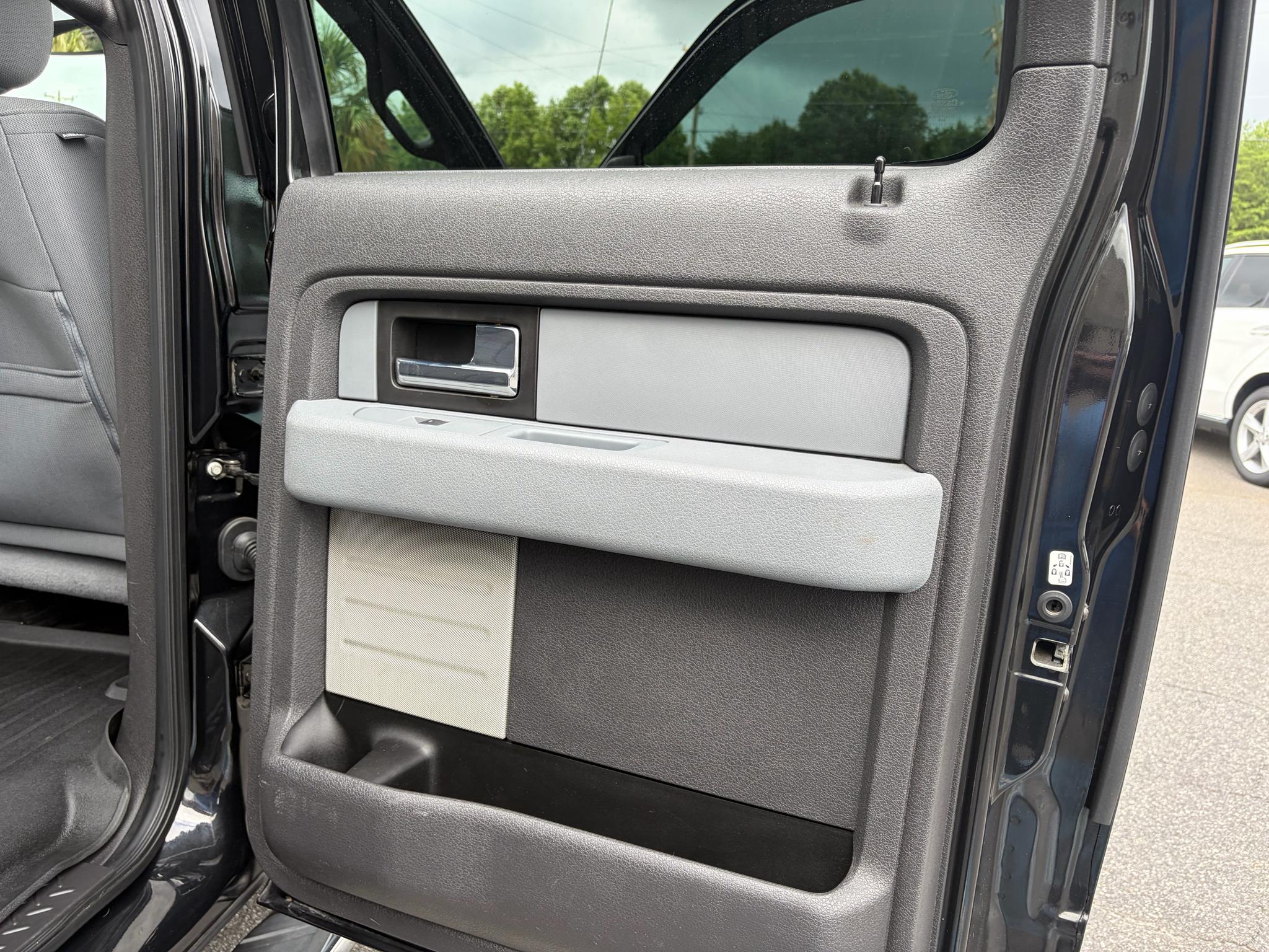Ford F-150 4WD SuperCrew 145" Limited 2013