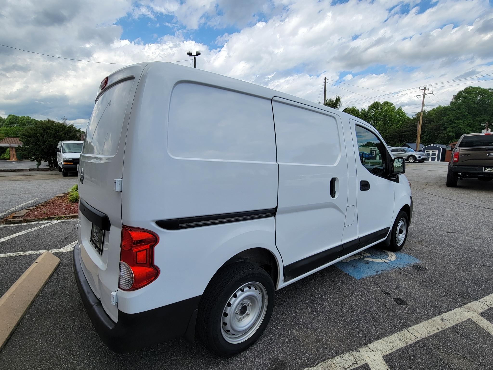 Nissan NV200 I4 S 2015