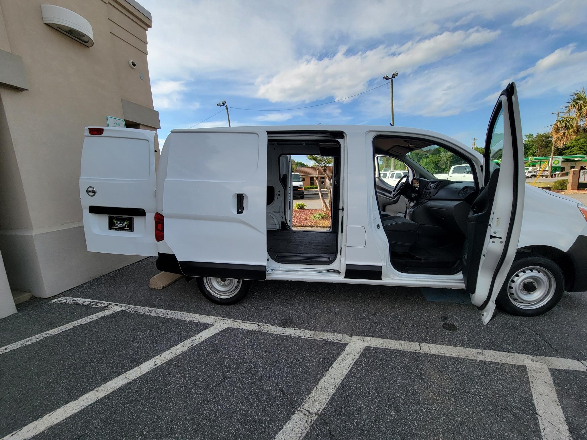 Nissan NV200 I4 S 2015