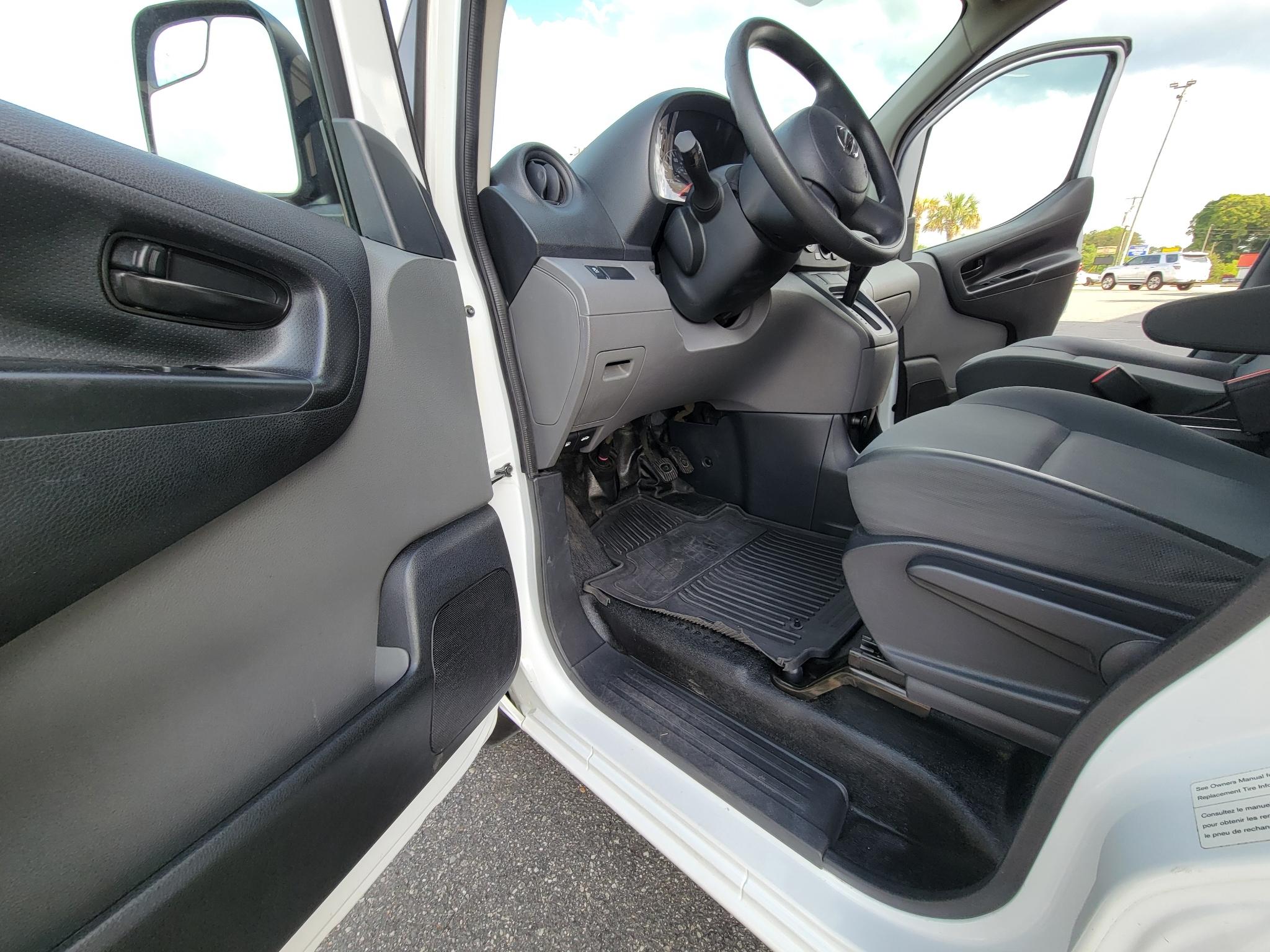 Nissan NV200 I4 S 2015