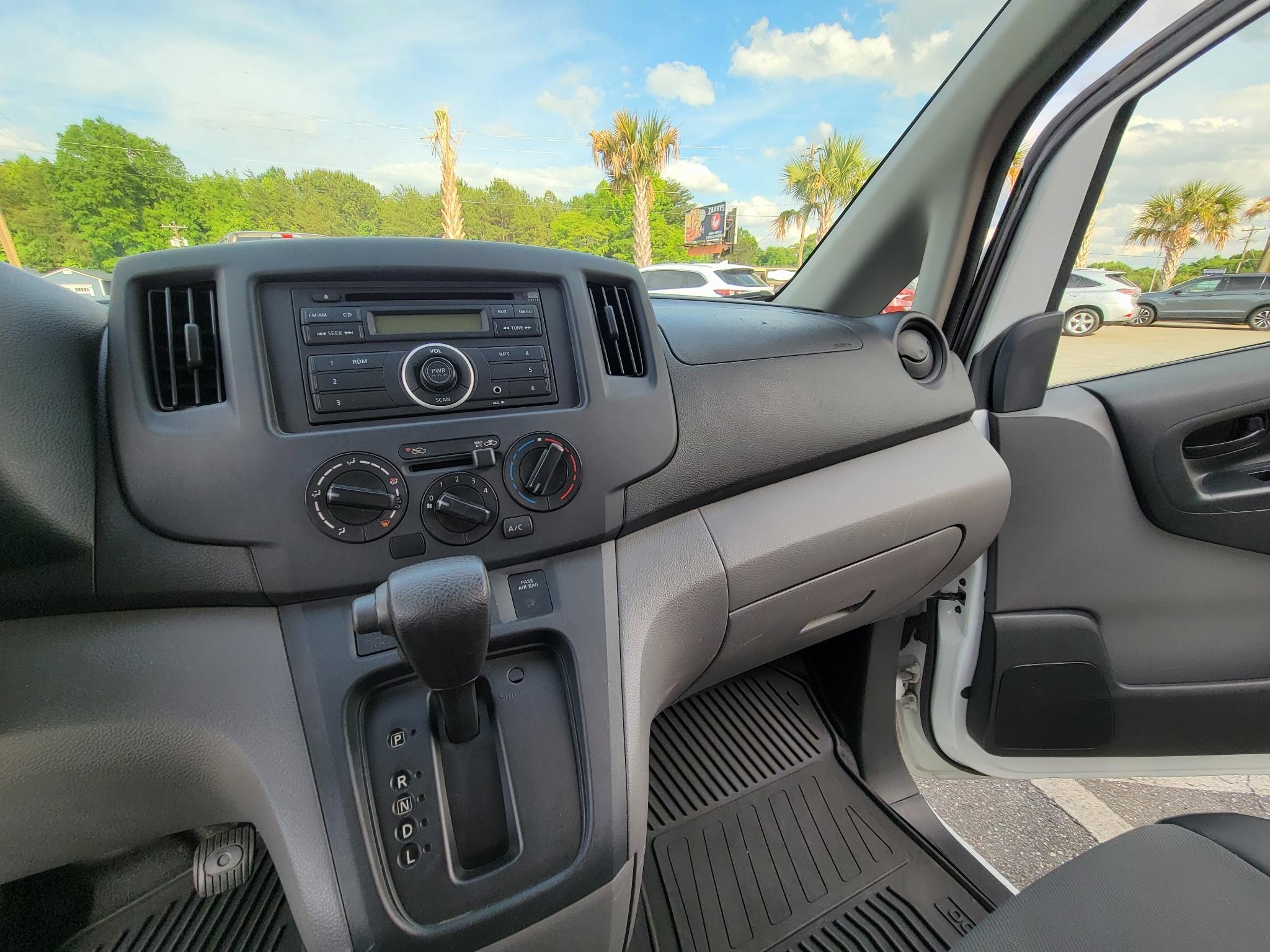 Nissan NV200 I4 S 2015
