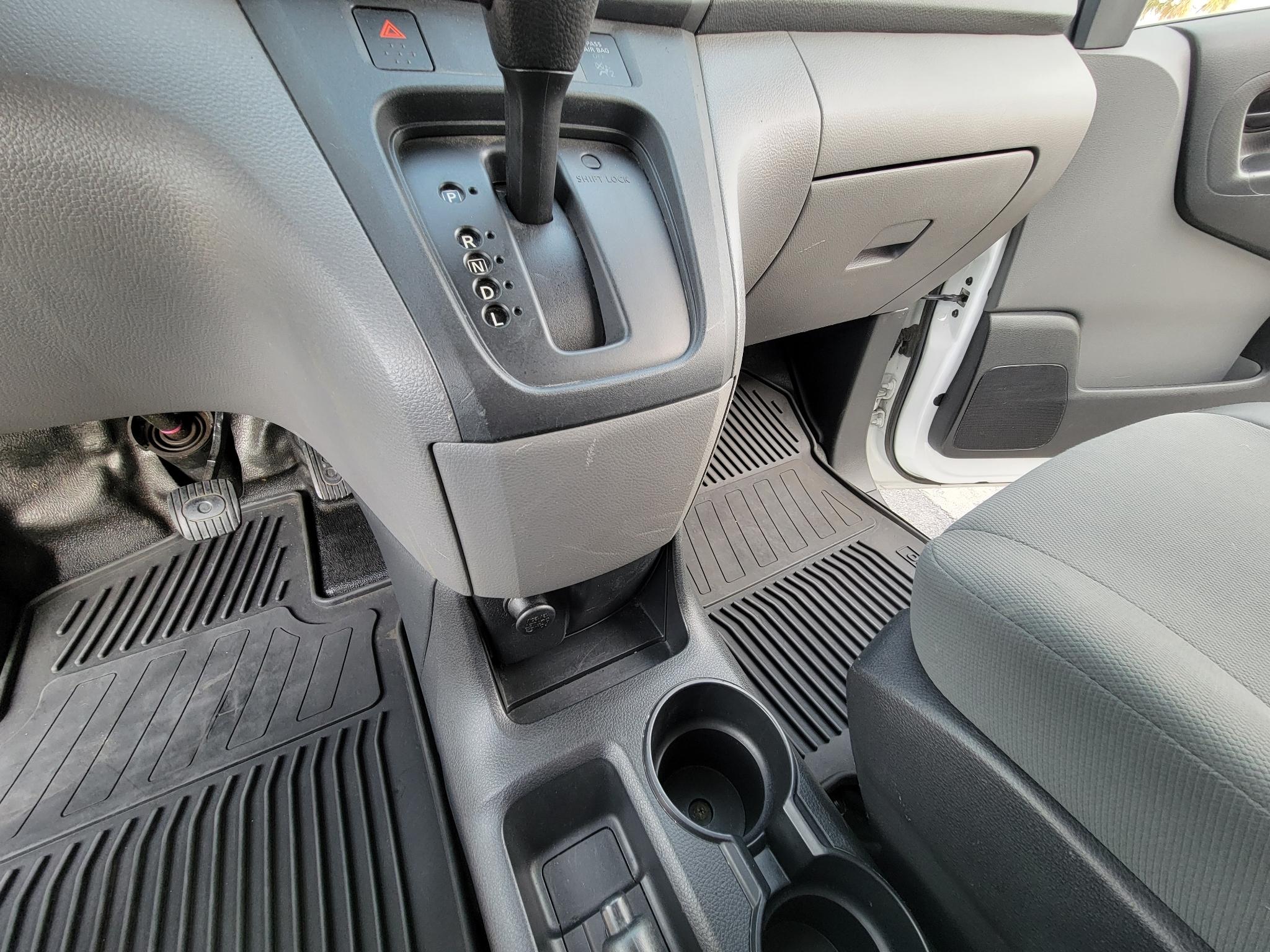 Nissan NV200 I4 S 2015