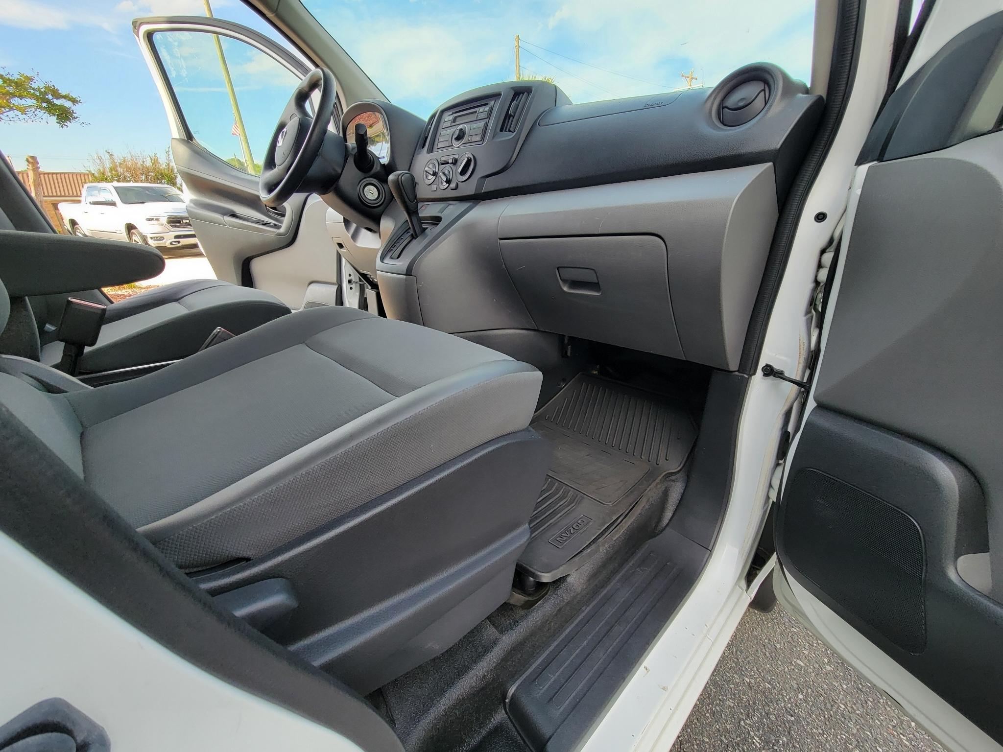 Nissan NV200 I4 S 2015