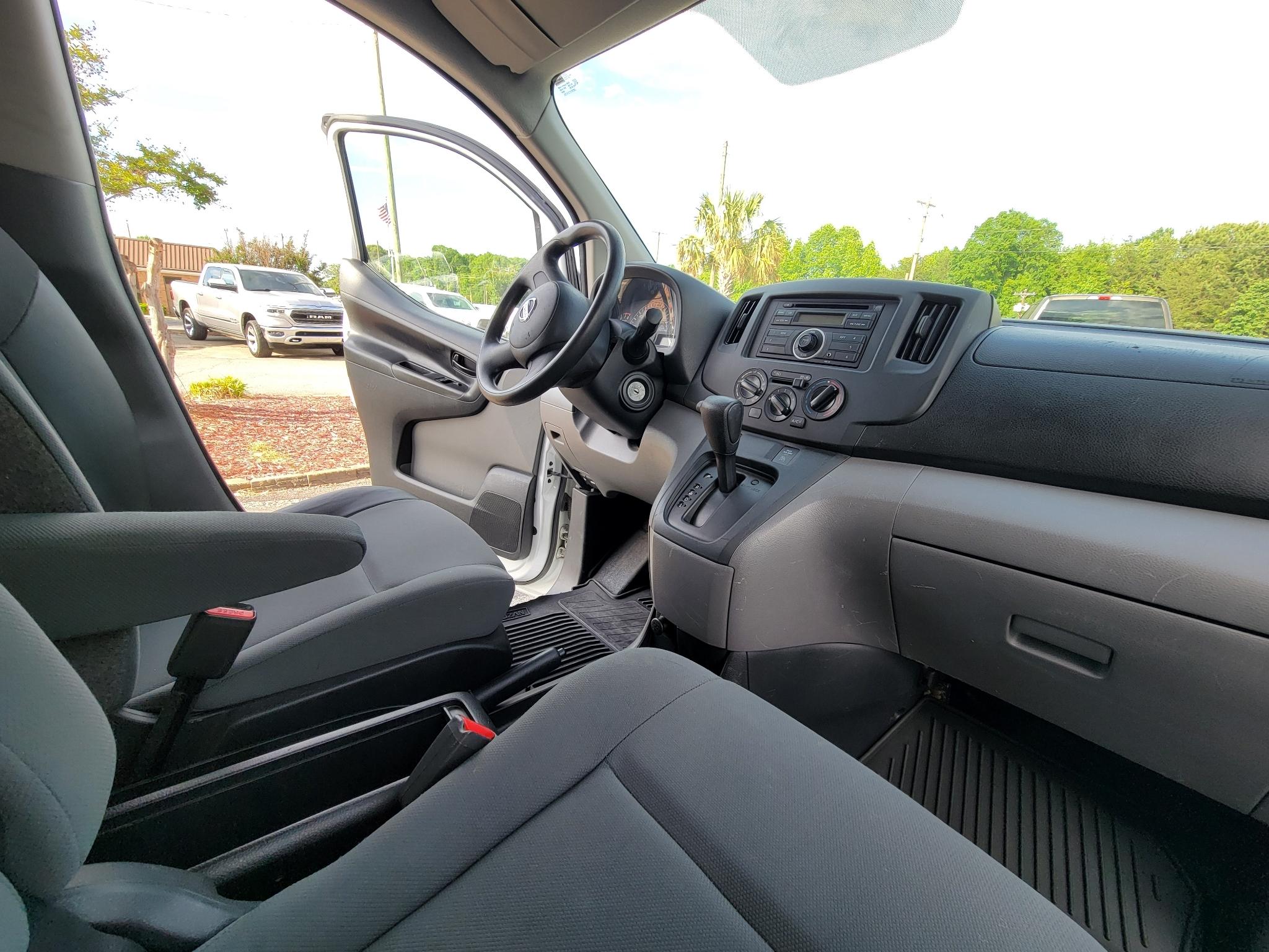 Nissan NV200 I4 S 2015