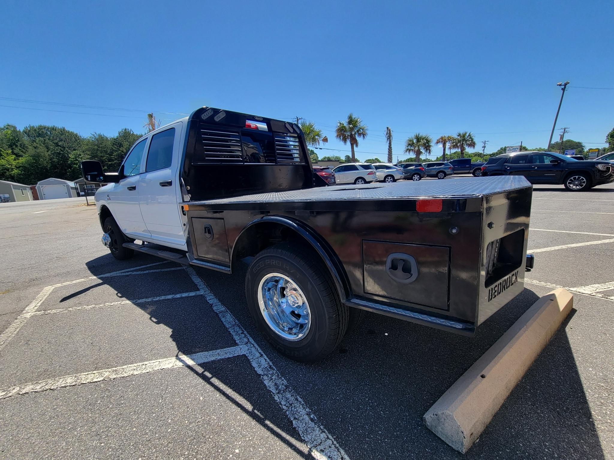 RAM 3500 Tradesman 4x4 Crew Cab 8' Box 2023