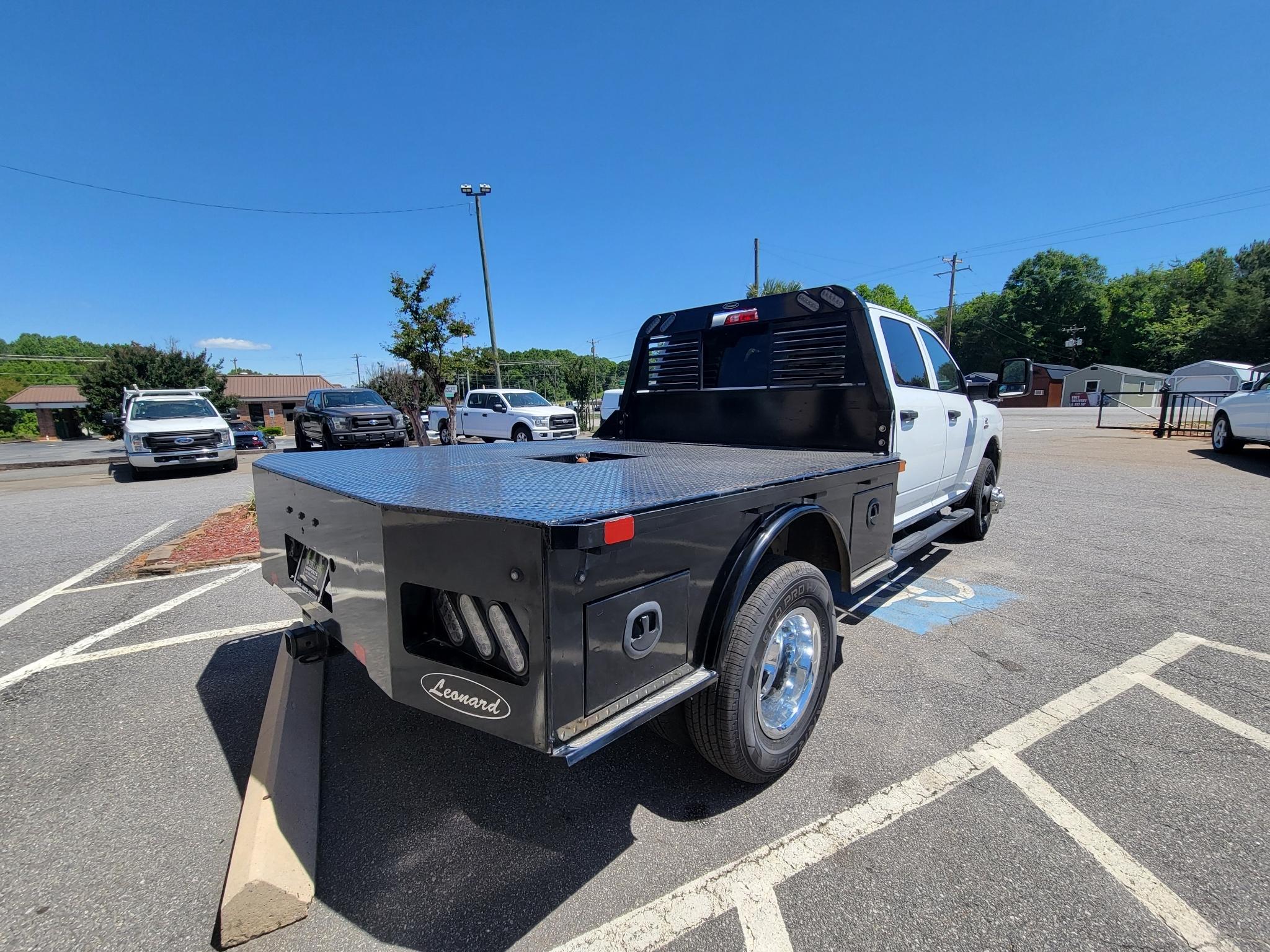 RAM 3500 Tradesman 4x4 Crew Cab 8' Box 2023