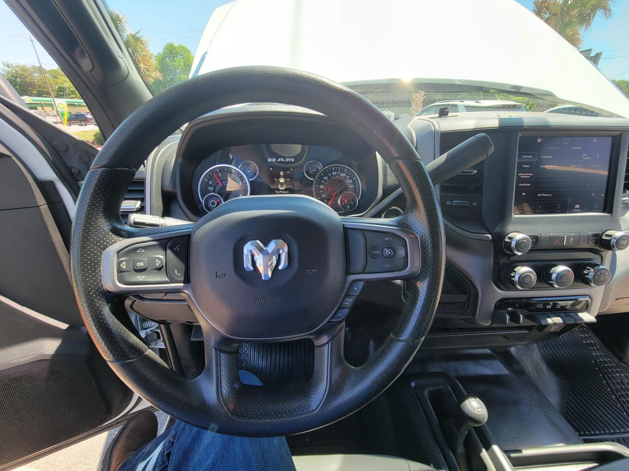 RAM 3500 Tradesman 4x4 Crew Cab 8' Box 2023