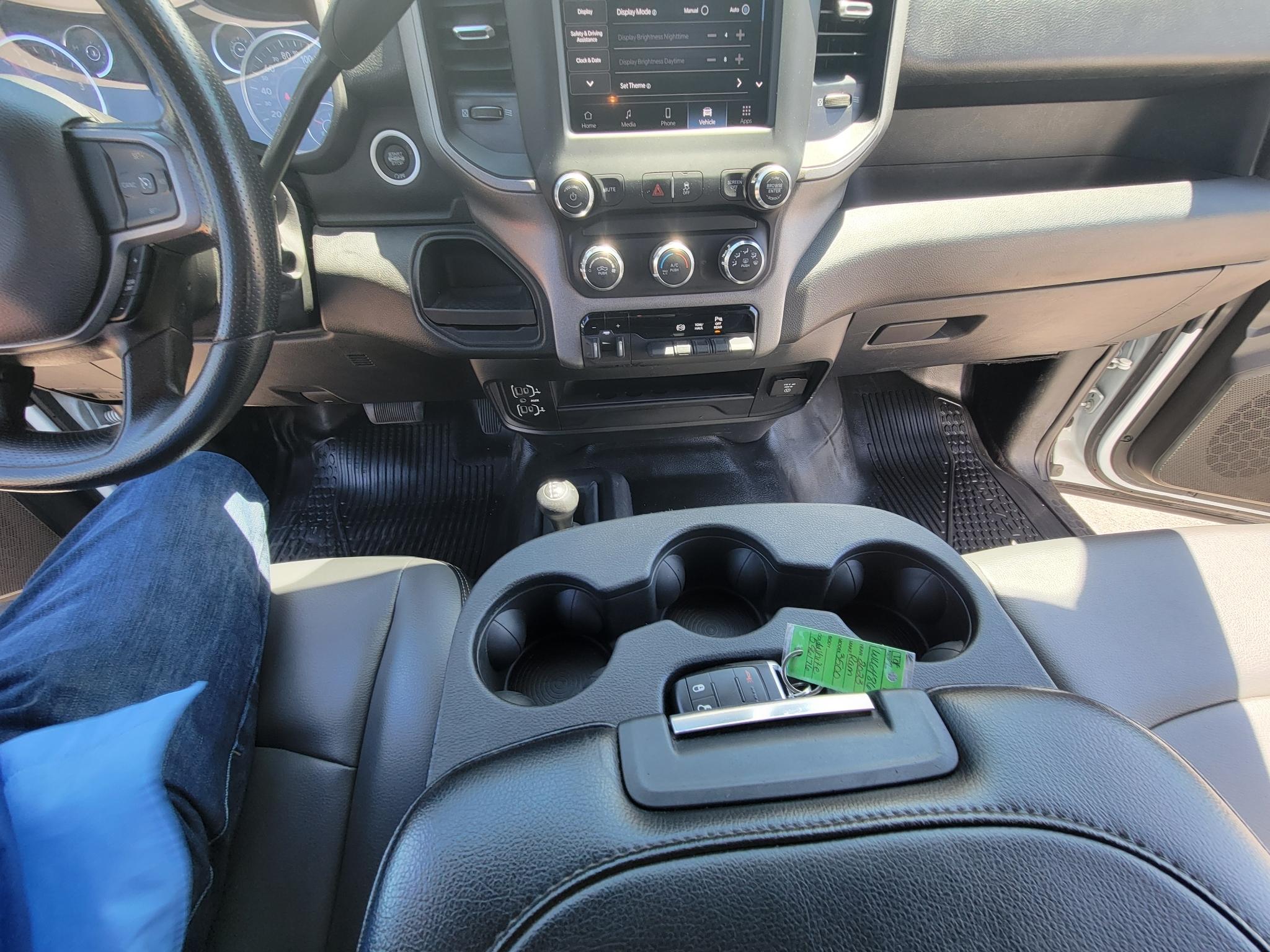 RAM 3500 Tradesman 4x4 Crew Cab 8' Box 2023