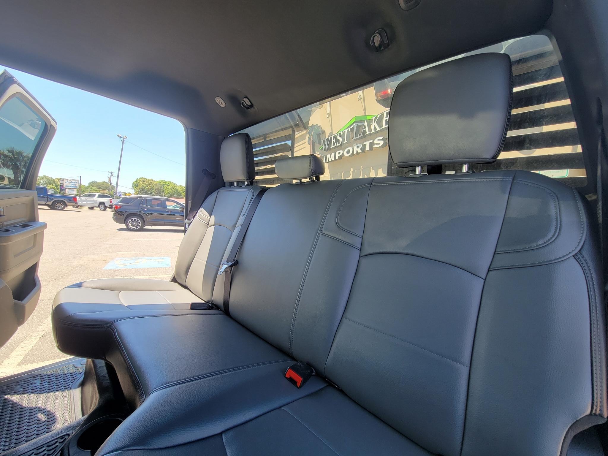 RAM 3500 Tradesman 4x4 Crew Cab 8' Box 2023