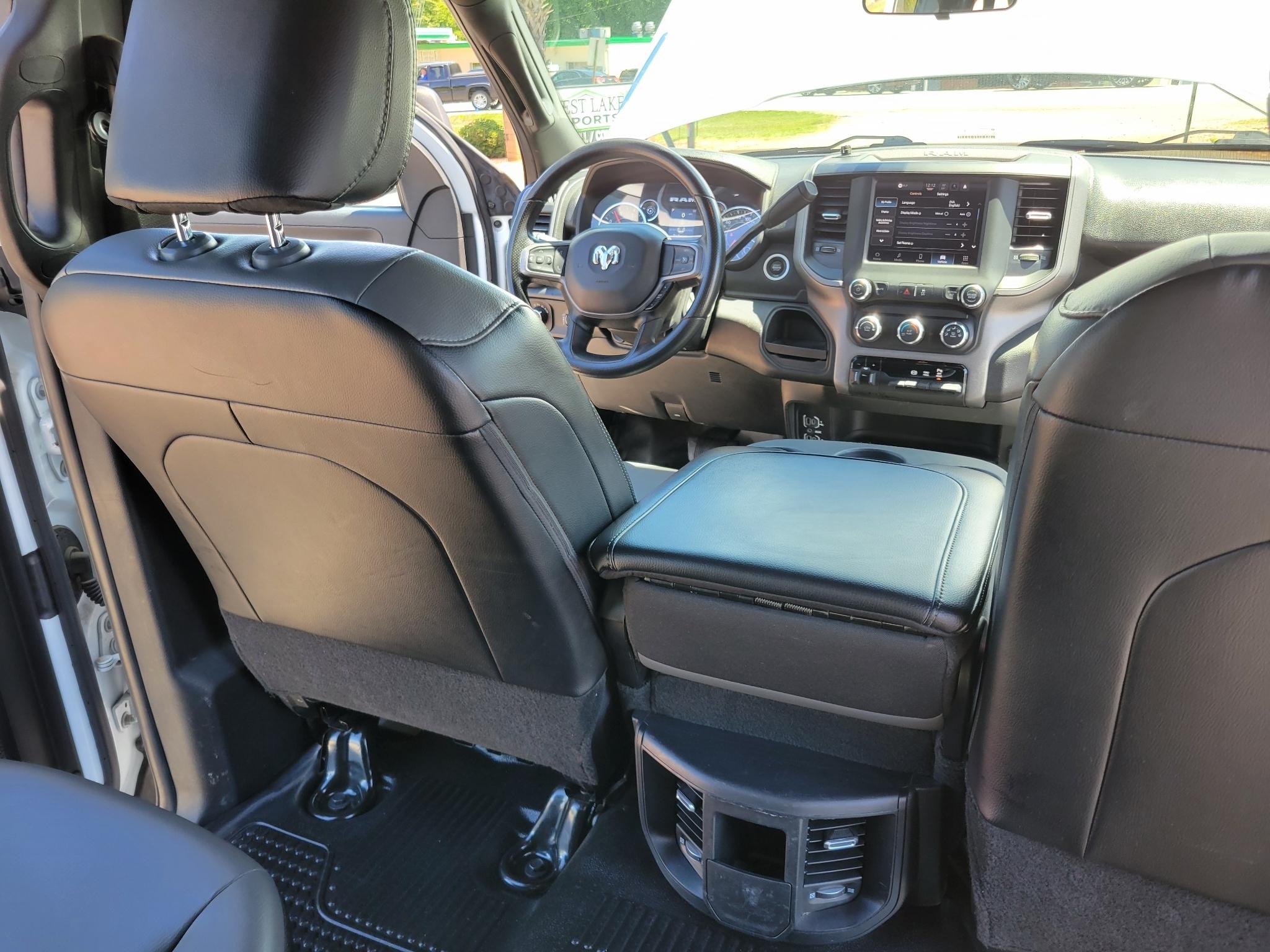 RAM 3500 Tradesman 4x4 Crew Cab 8' Box 2023