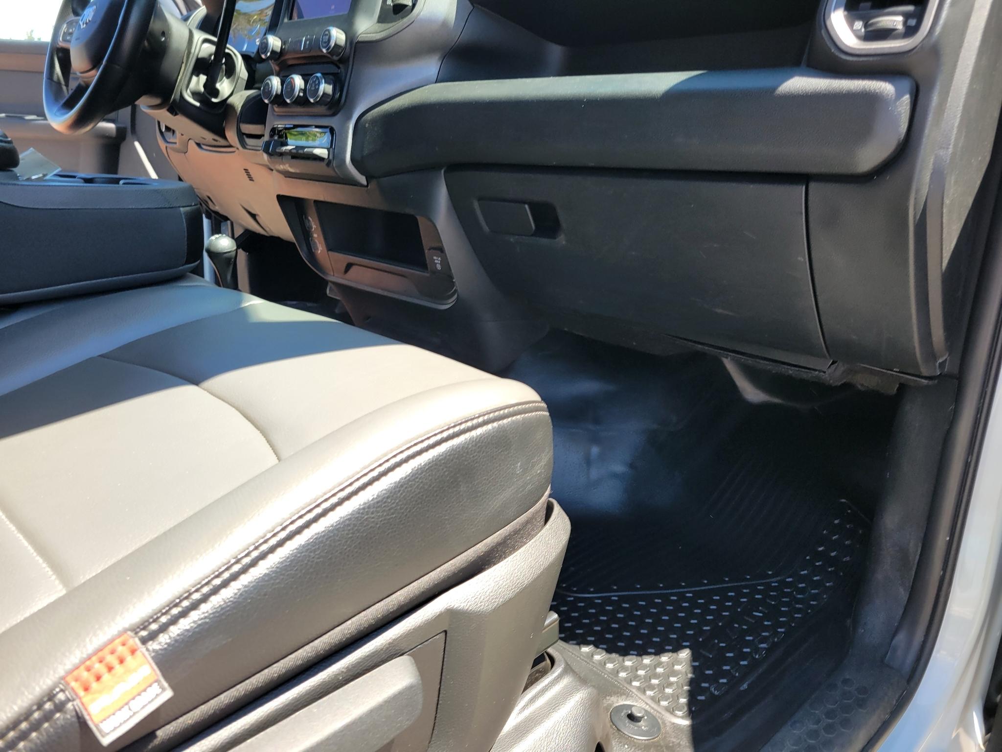 RAM 3500 Tradesman 4x4 Crew Cab 8' Box 2023