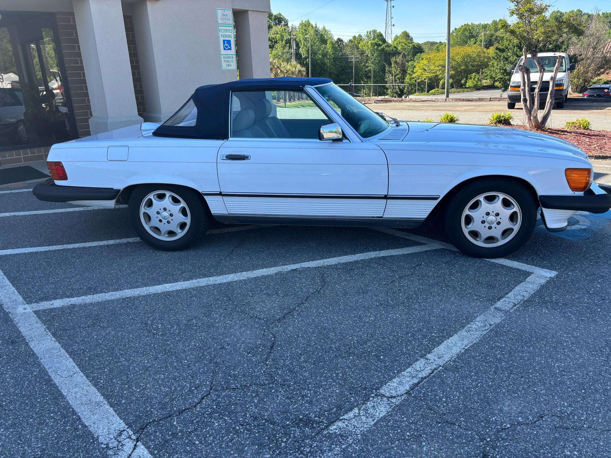 Mercedes-Benz 560 Series 2dr Convertible 560SL 1986